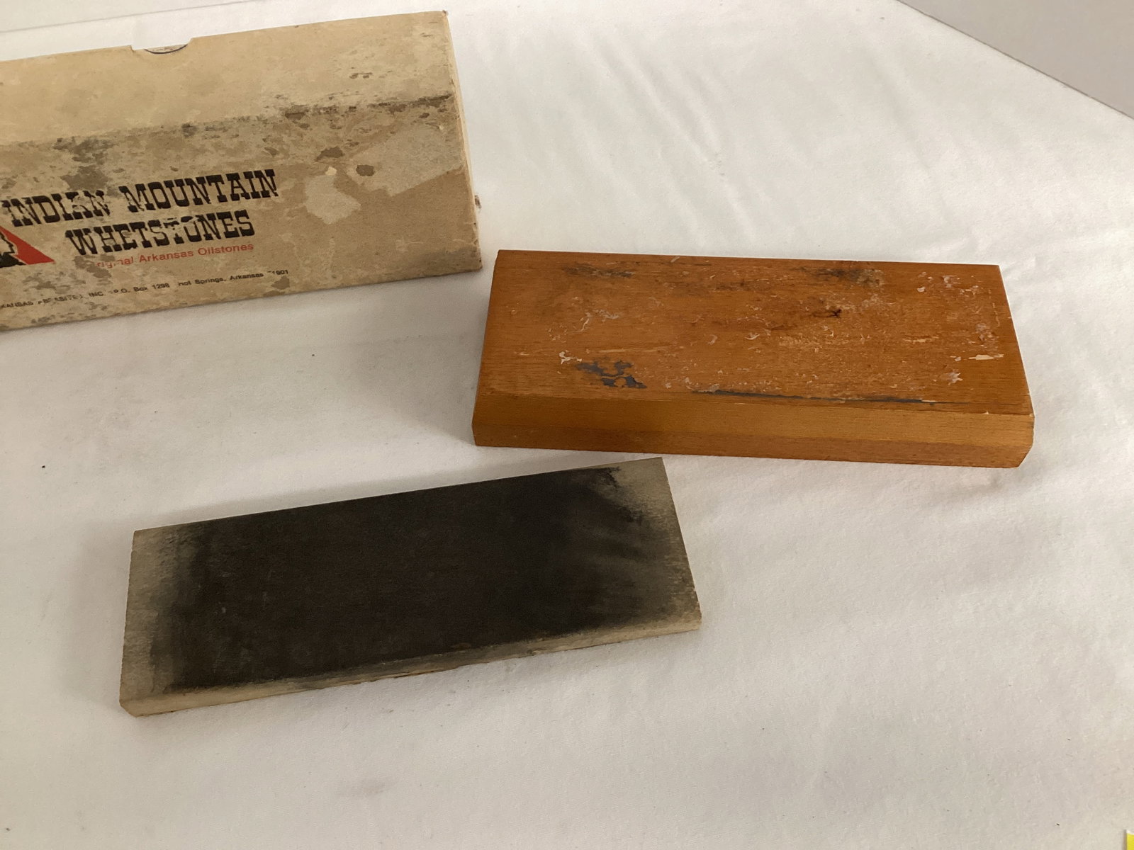 Indian Mountain Whetstones Handi-Stone Knife Sharpener in Box - 3