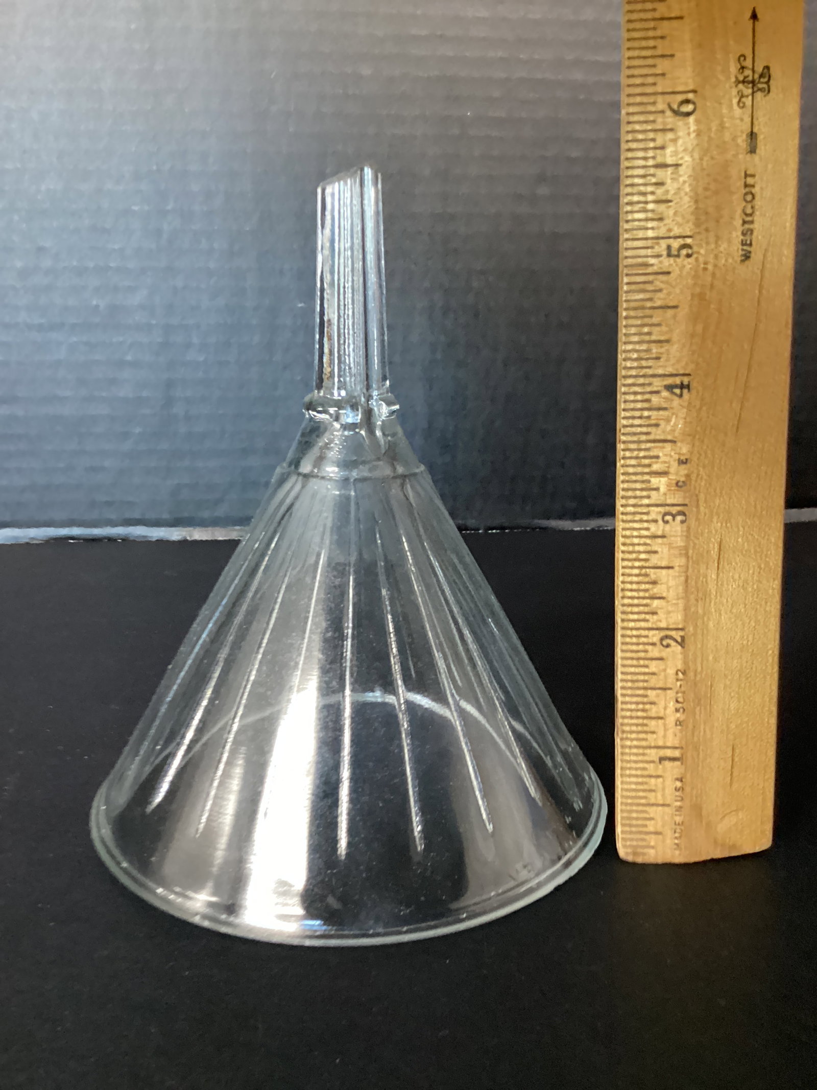 Mogney Air Vent 8 Oz. Glass Funnel - 4