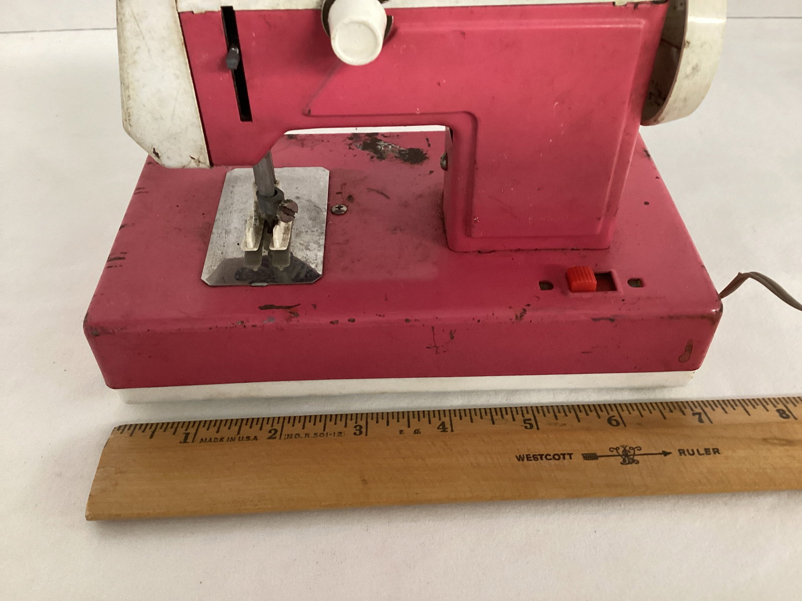 Vintage Metal Toy Sewing Machine Made in Japan - 2