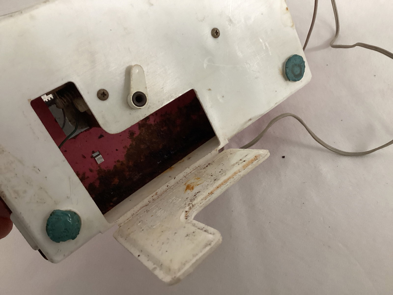 Vintage Metal Toy Sewing Machine Made in Japan - 7