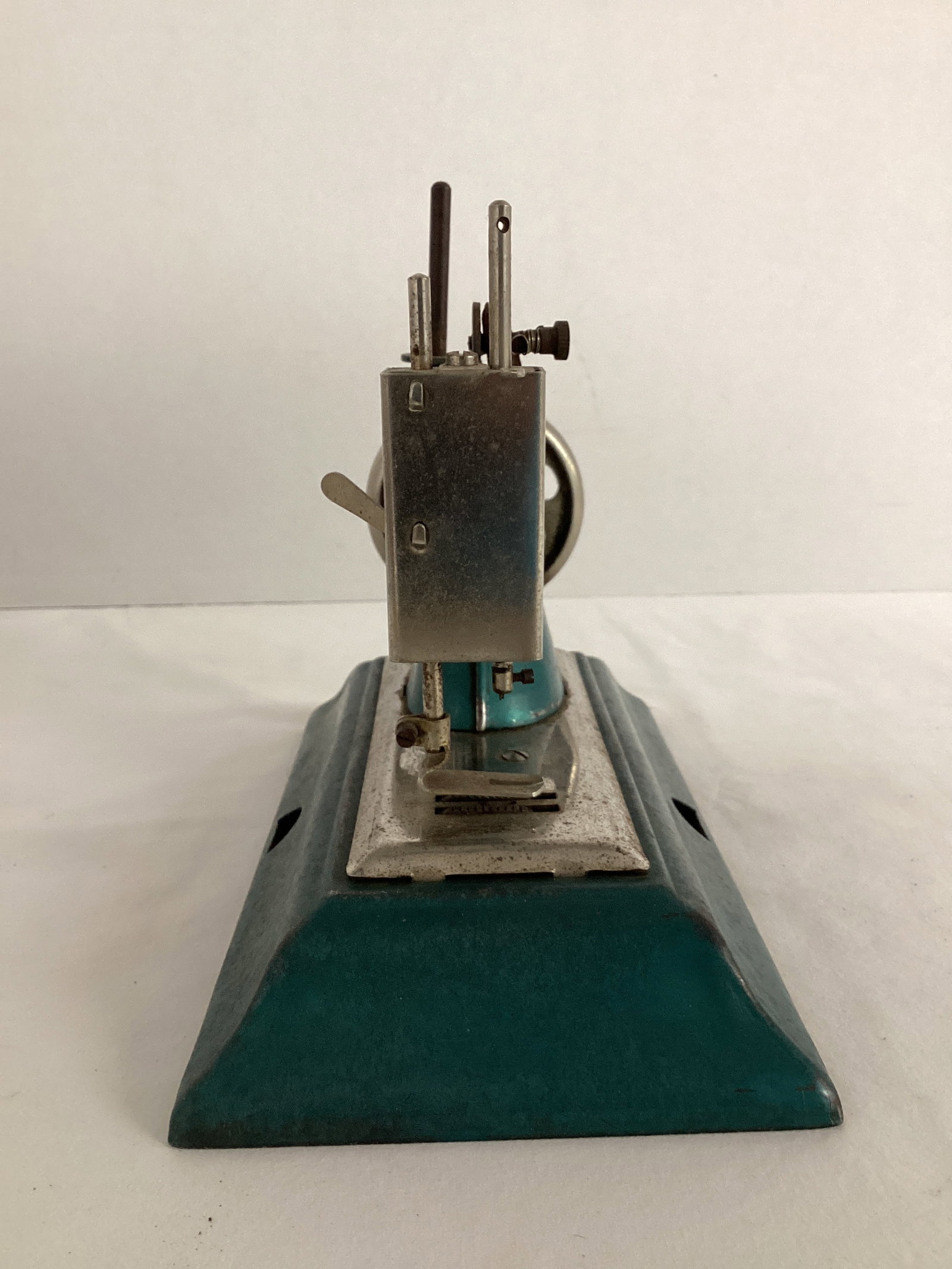 Vintage Casige Toy Sewing Machine - 6