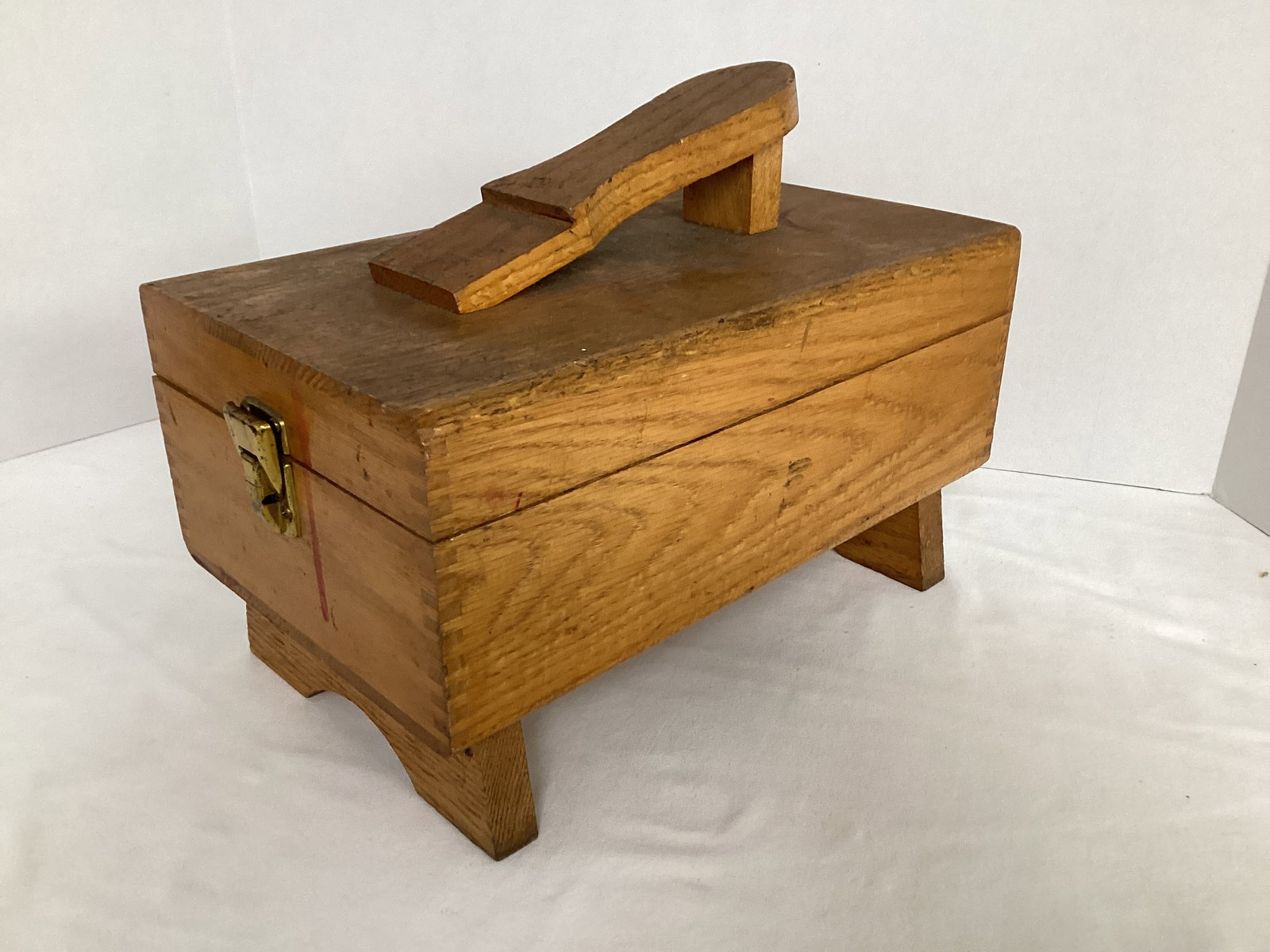 Oak Shoe Shine Box with Supplies (1 of 5)