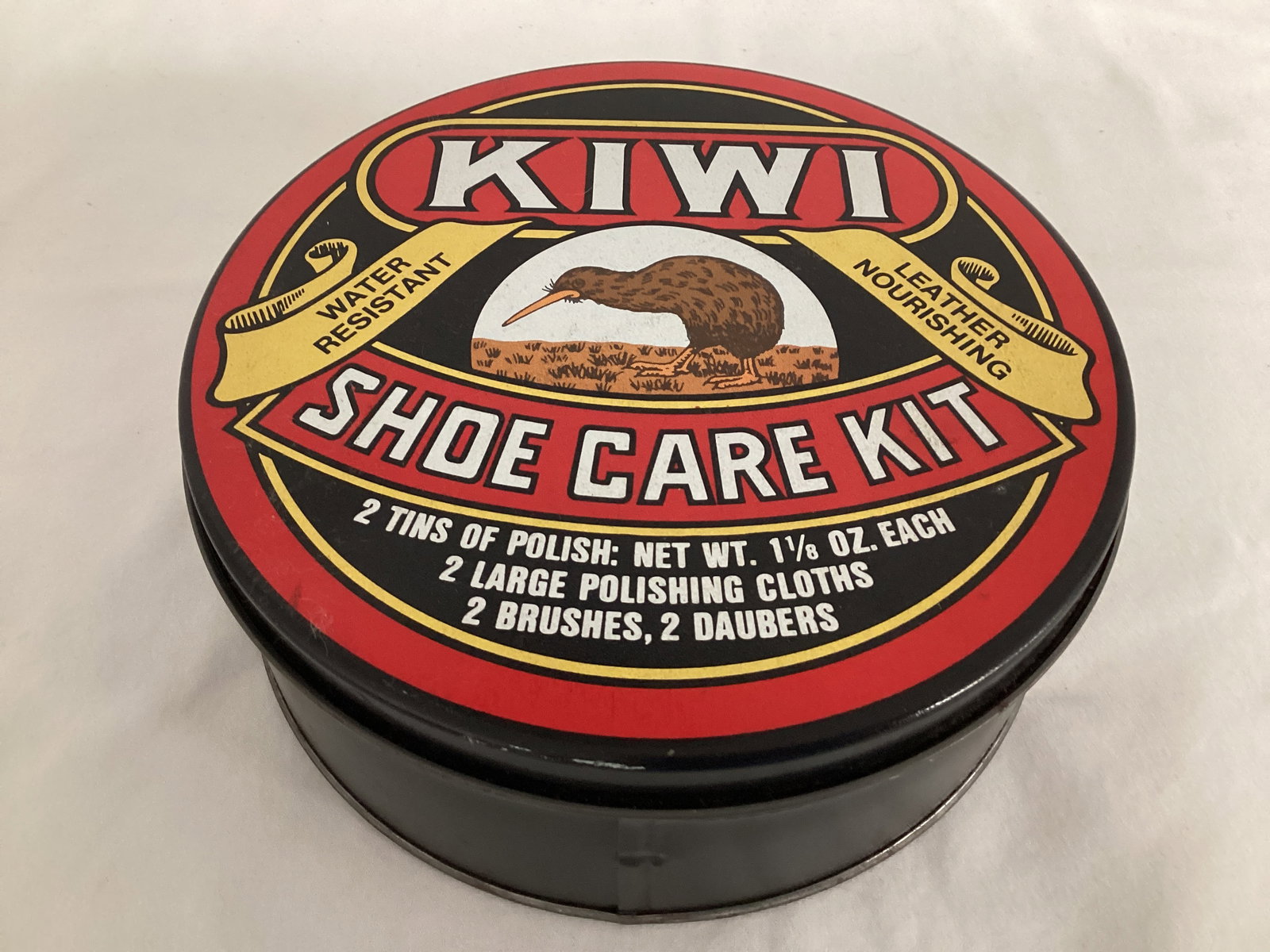 Kiwi Shoe Care Kit Tin with Supplies (1 of 2)