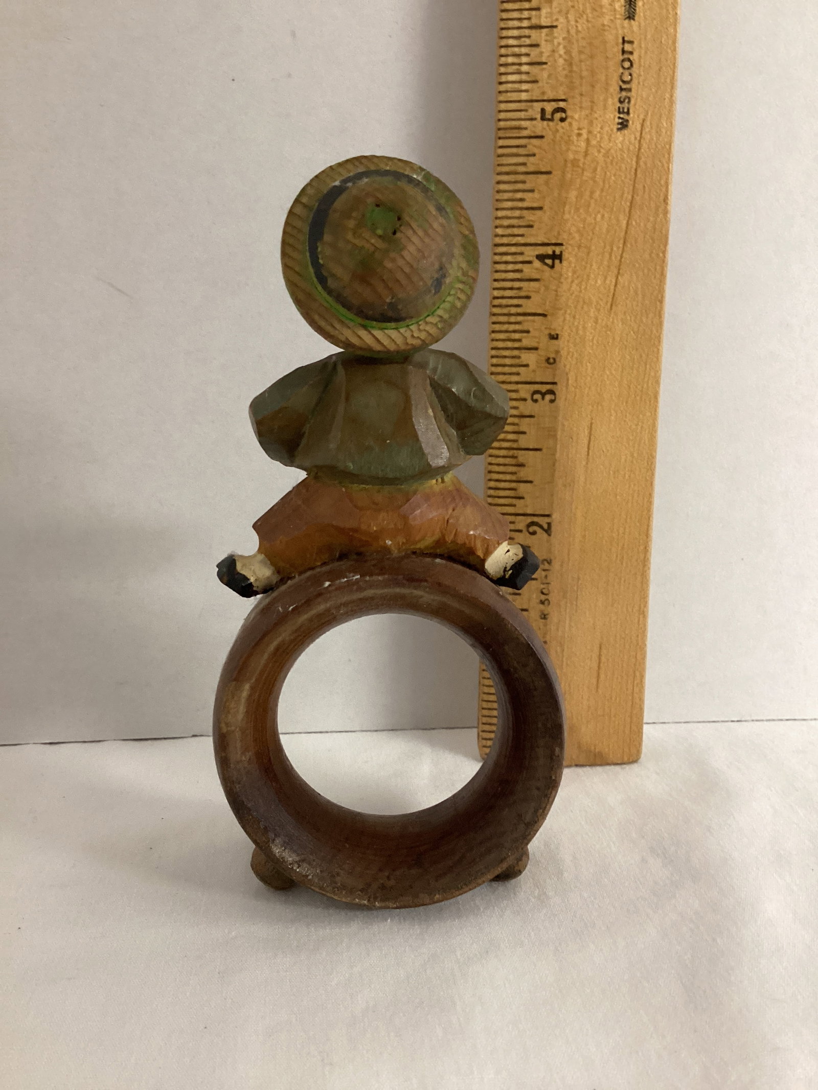 Pair of Wood Carved Napkin Rings Featuring Boys with Musical Instruments - 3