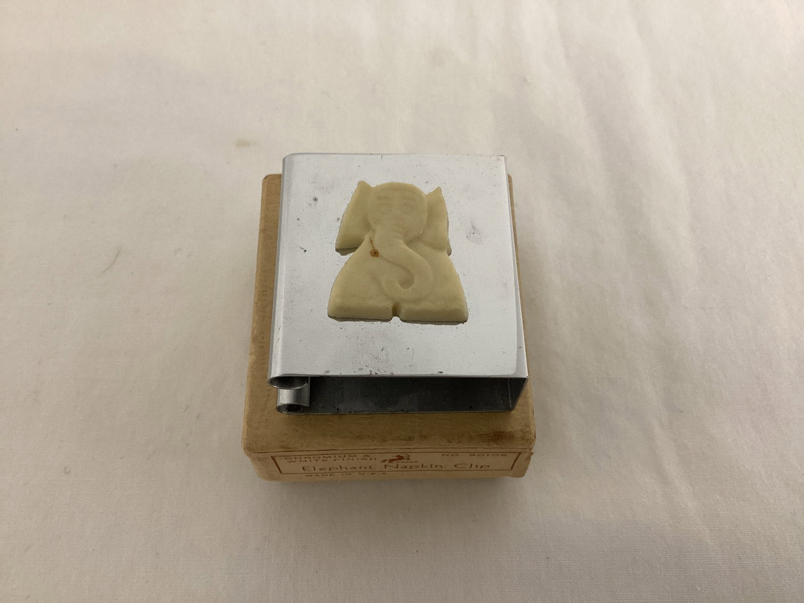 Vintage Chase Chromium & White Finish Elephant Napkin Clip in Box (1 of 5)