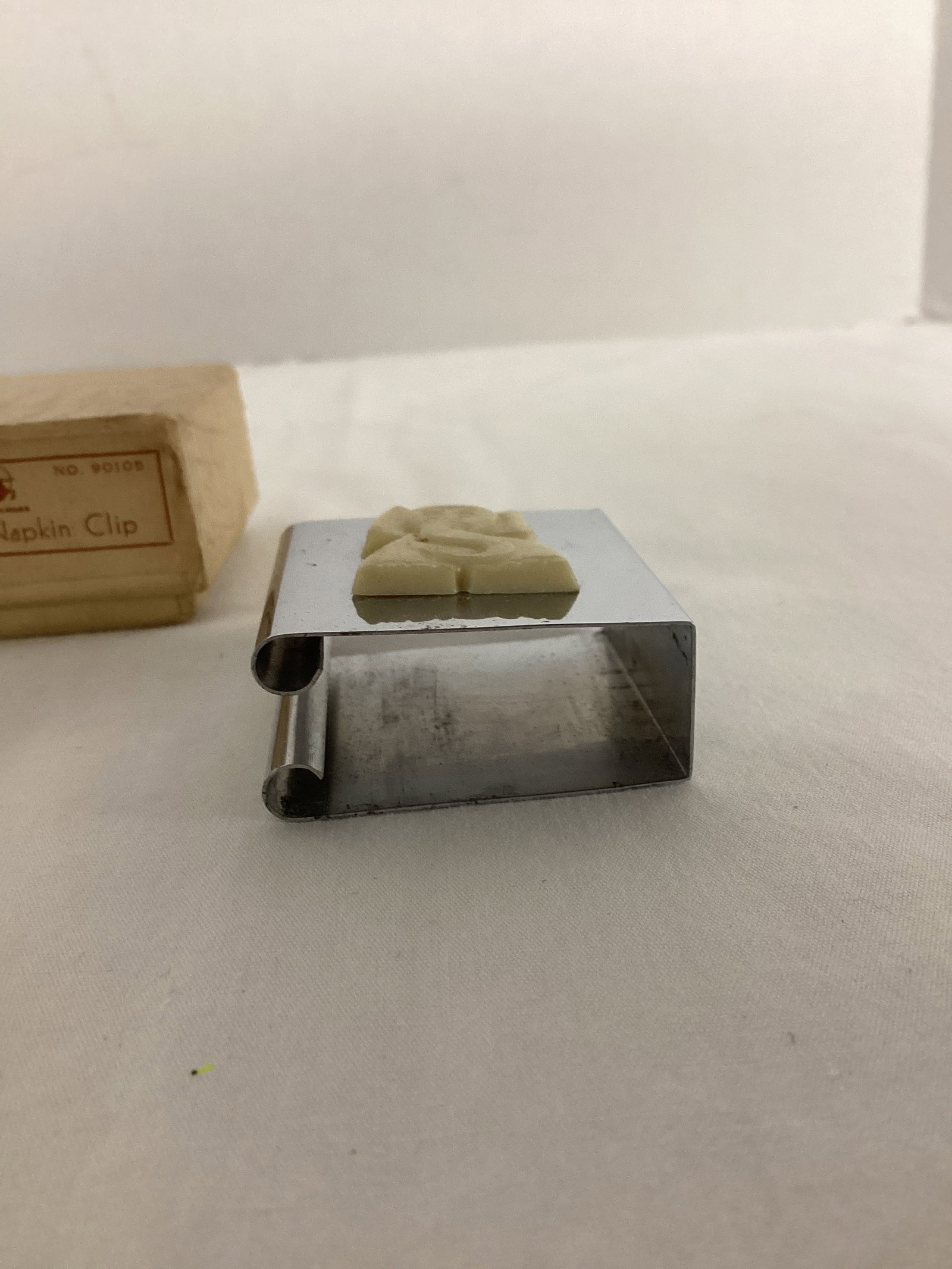 Vintage Chase Chromium & White Finish Elephant Napkin Clip in Box - 3
