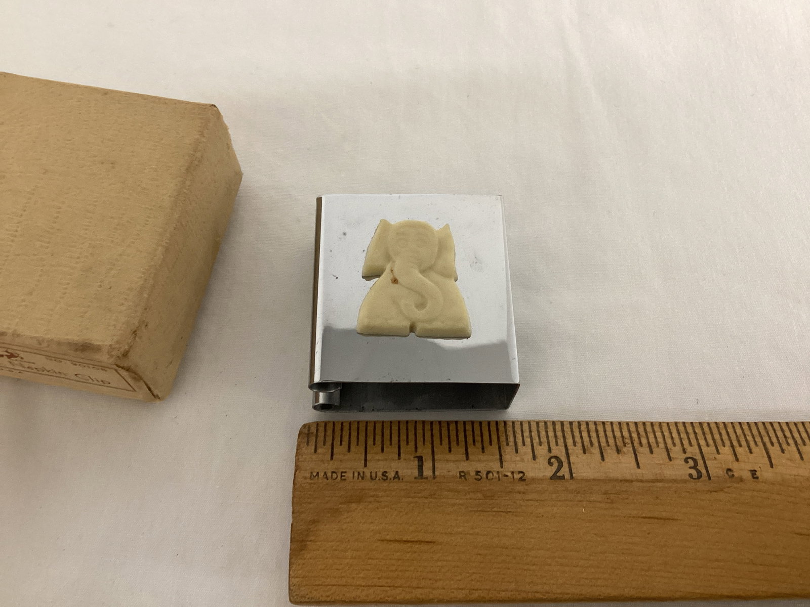 Vintage Chase Chromium & White Finish Elephant Napkin Clip in Box - 5
