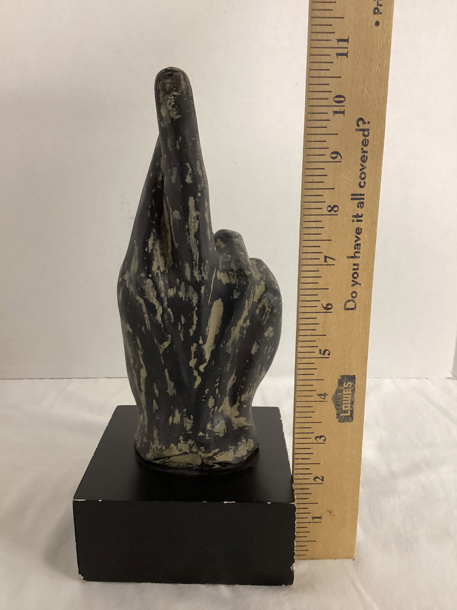 Fingers Crossed Statue - 4