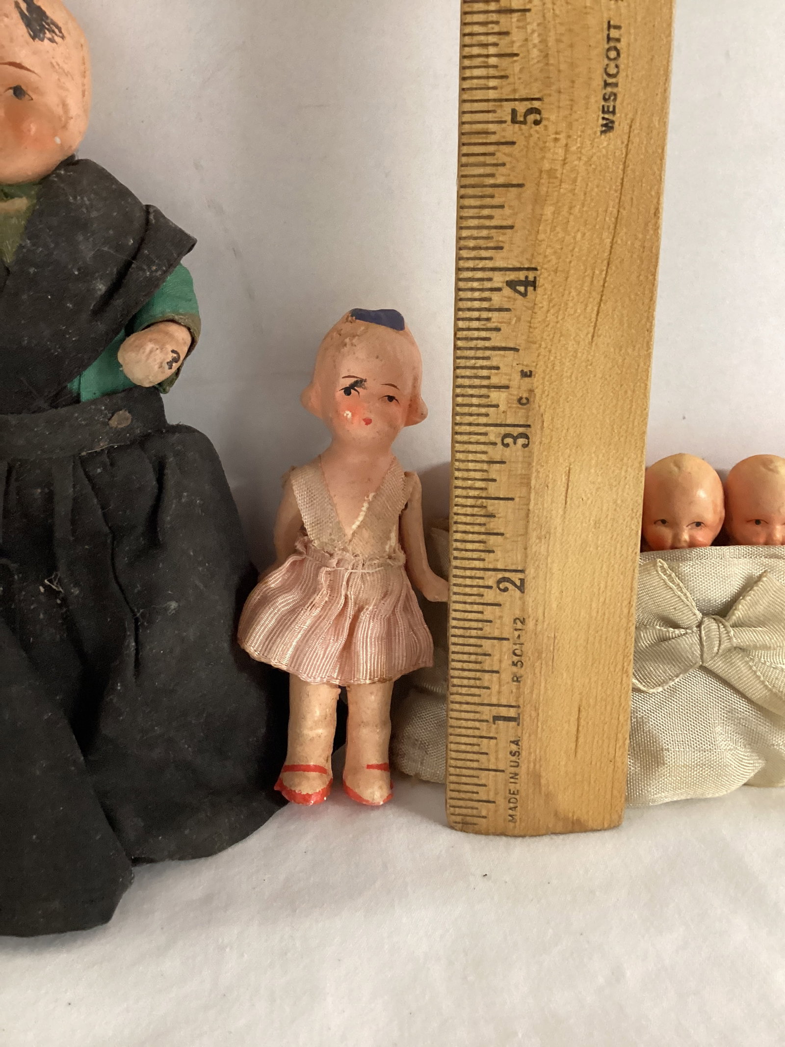 Vintage Mother and Children Figurines - 3