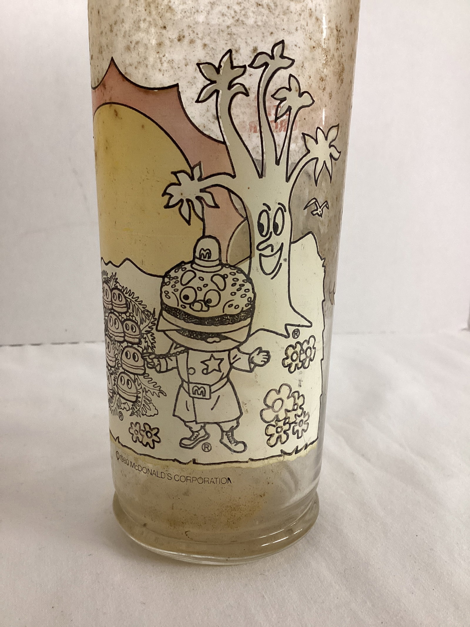 Foghorn Leghorn Pepsi Glass and McDonald's Hamburglar Glass - 8