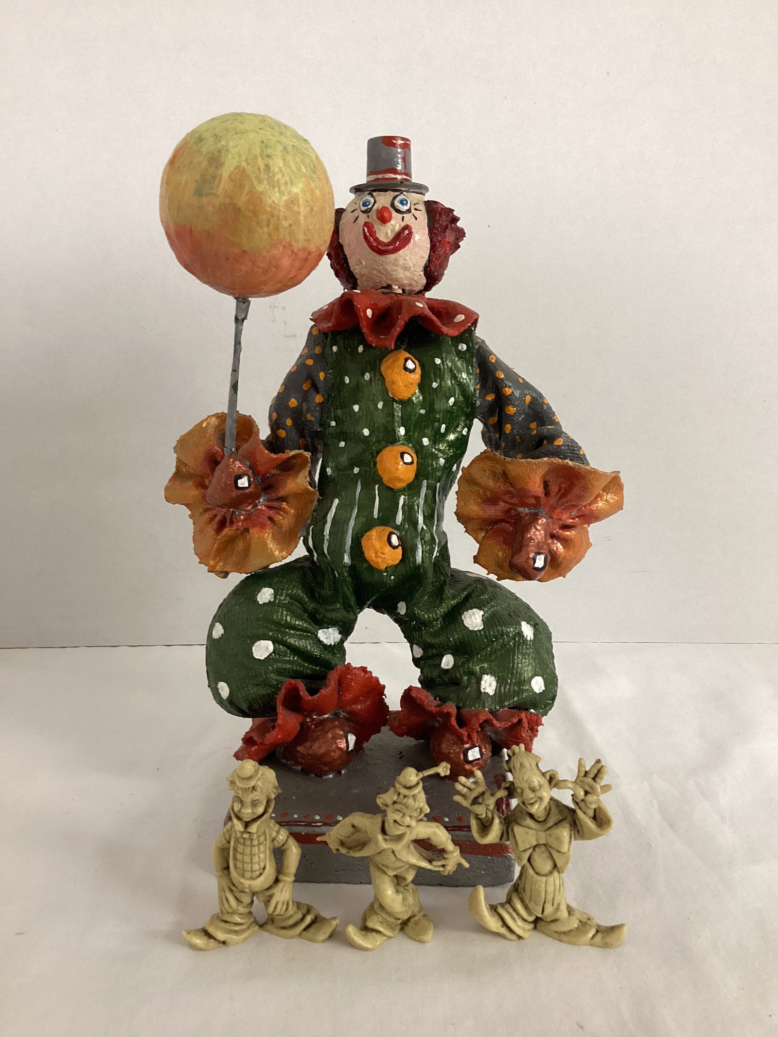 Clown Figurines (1 of 7)