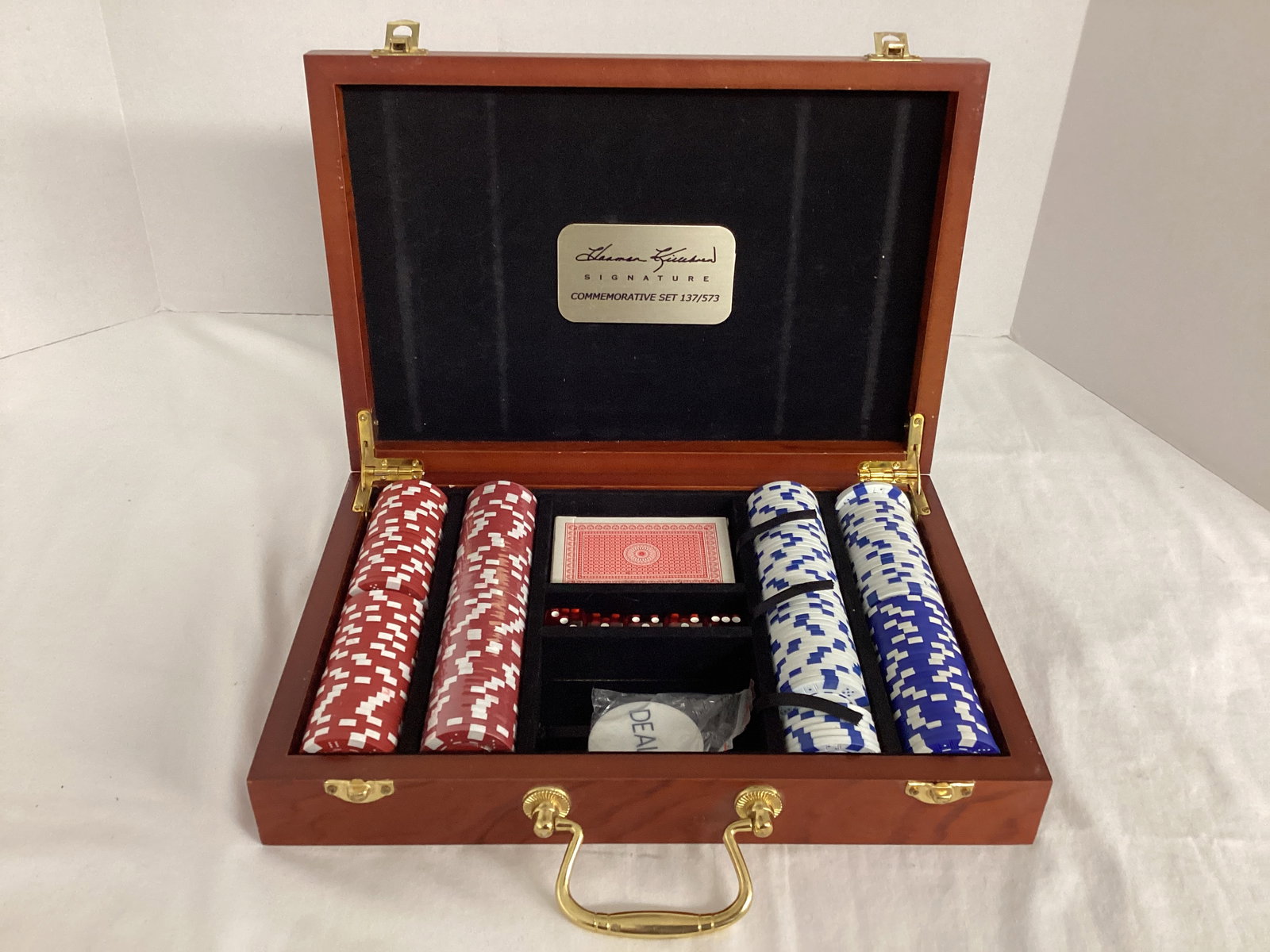 Harmon Killebrew Signature Commemorative Poker Set 137/573 (1 of 6)