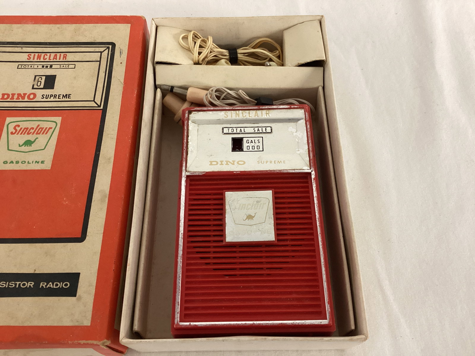 Sinclair Dino Supreme Six Transistor Radio in Box - 4