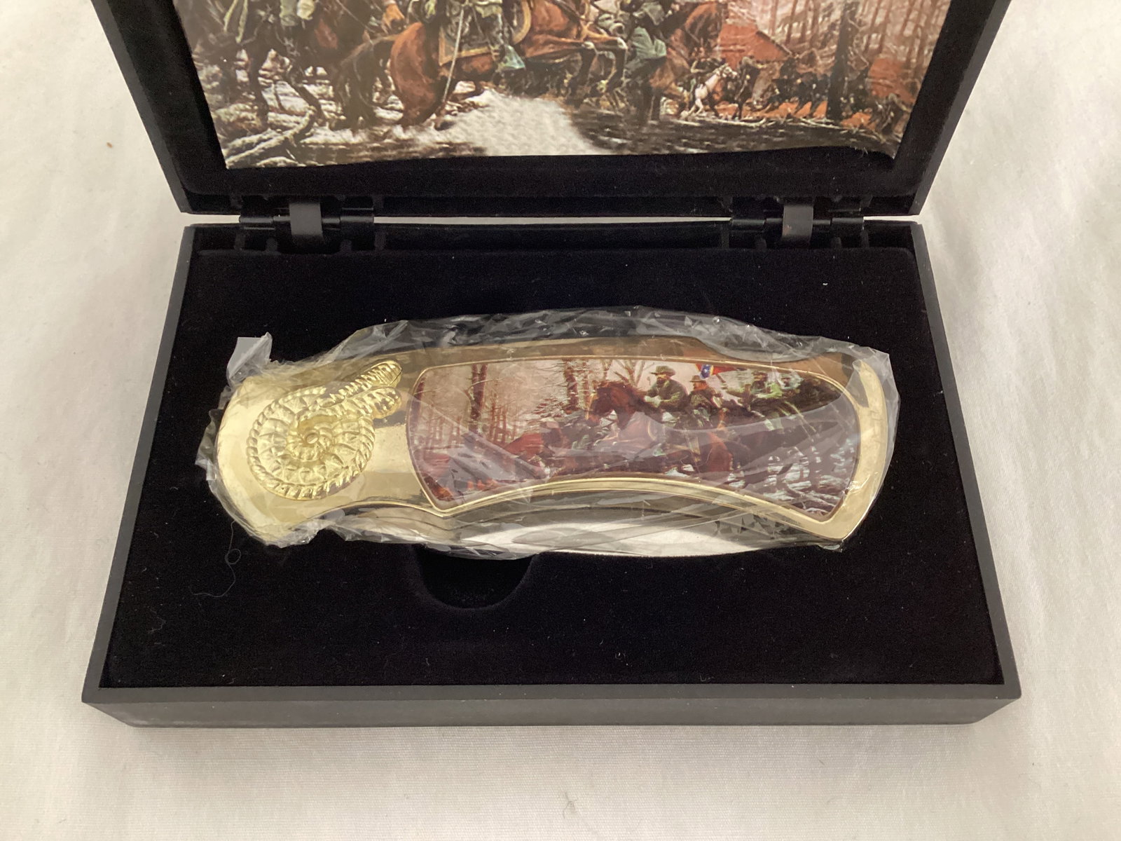 Commemorative Confederate Folding Knife in Case - 2