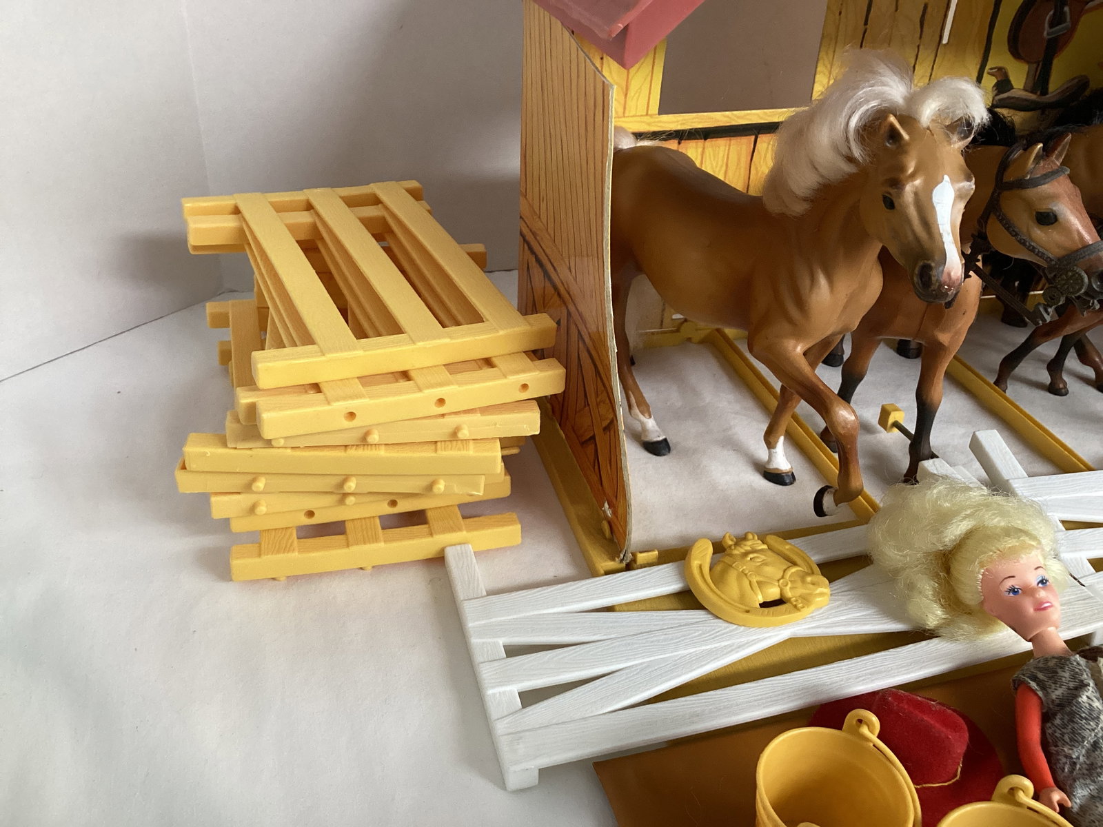 1988 Marchon Grand Champions The Stable of Pure Breeds Playset - 6
