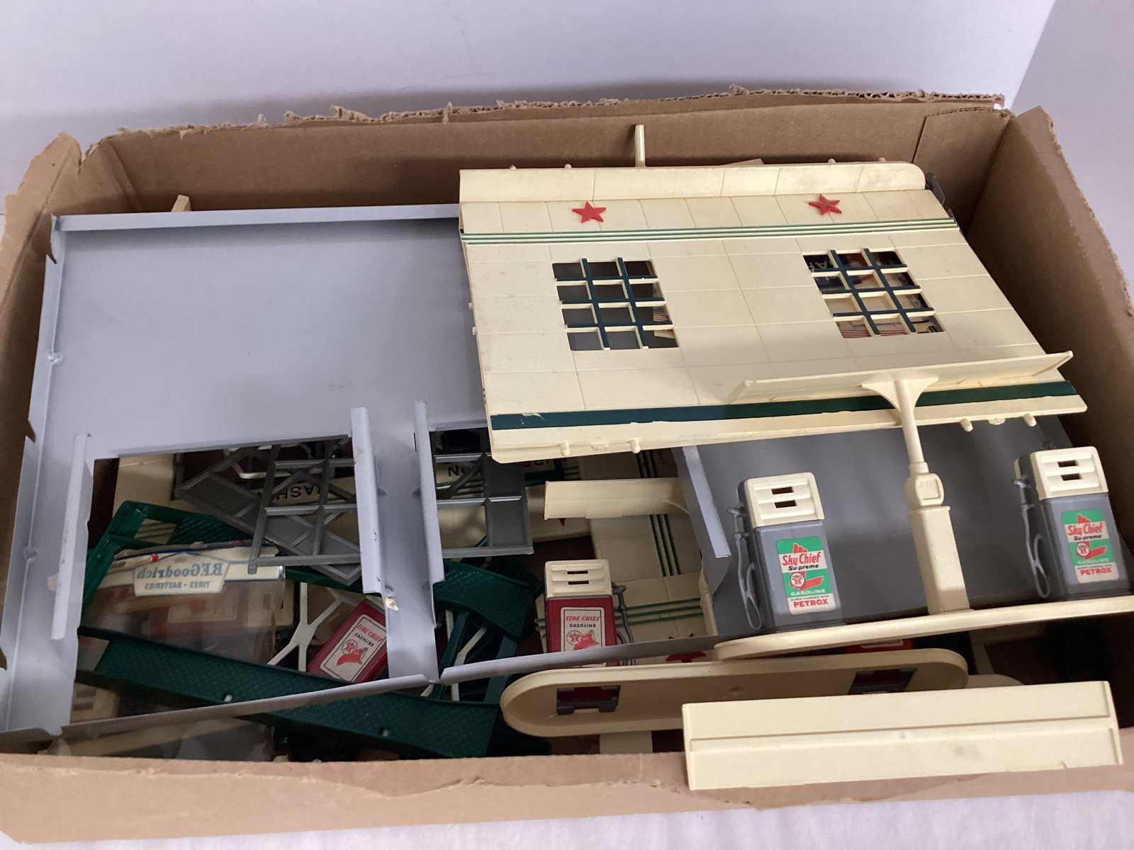 Vintage Buddy L Texaco Toy Service Station - 4