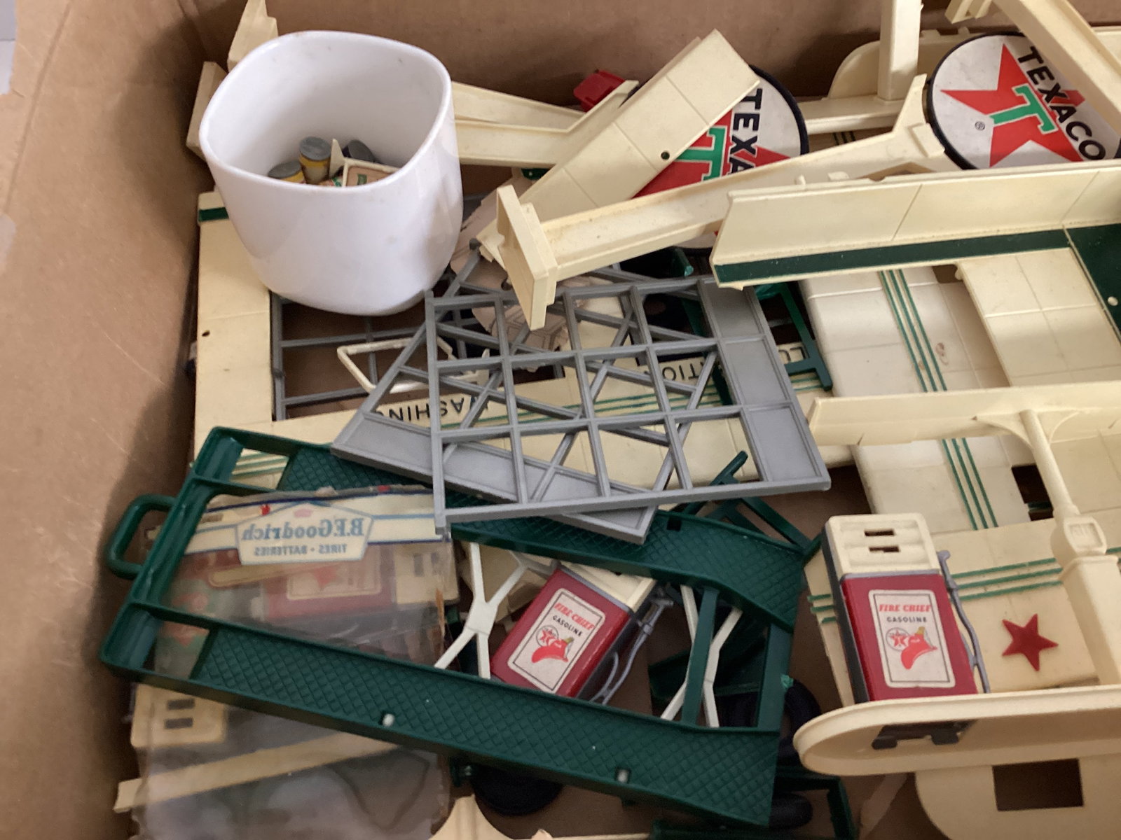 Vintage Buddy L Texaco Toy Service Station - 5