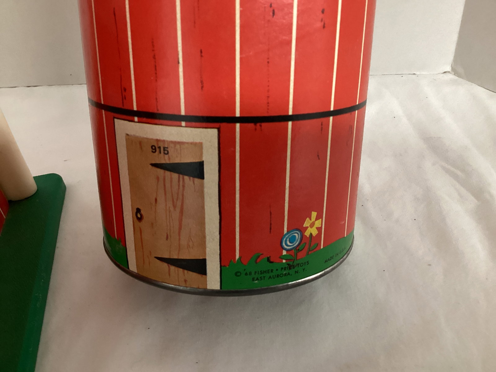 Fisher Price Play Family Farm with Silo, Pig and Rooster - 12