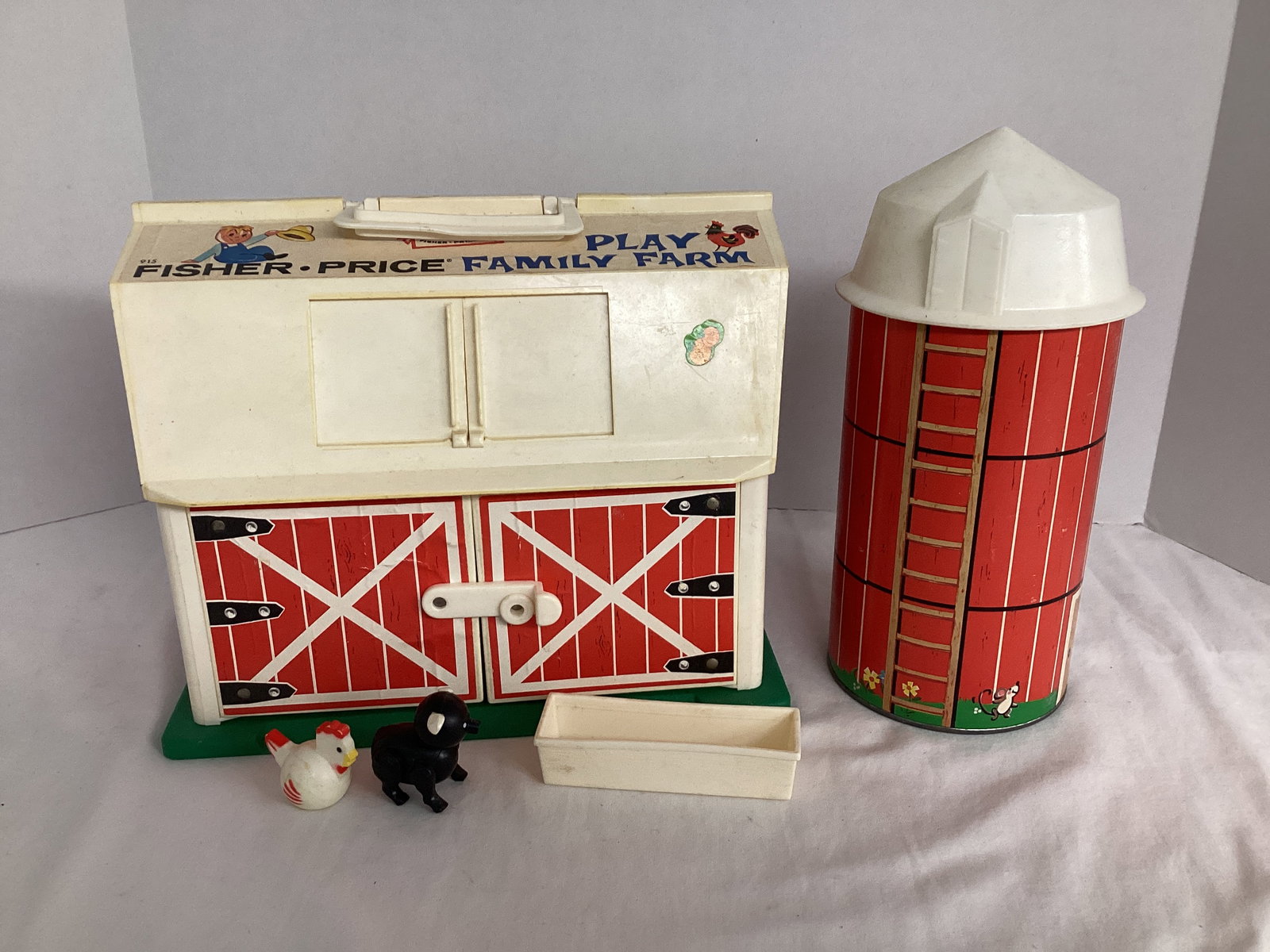 Fisher Price Play Family Farm with Silo, Pig and Rooster (1 of 12)