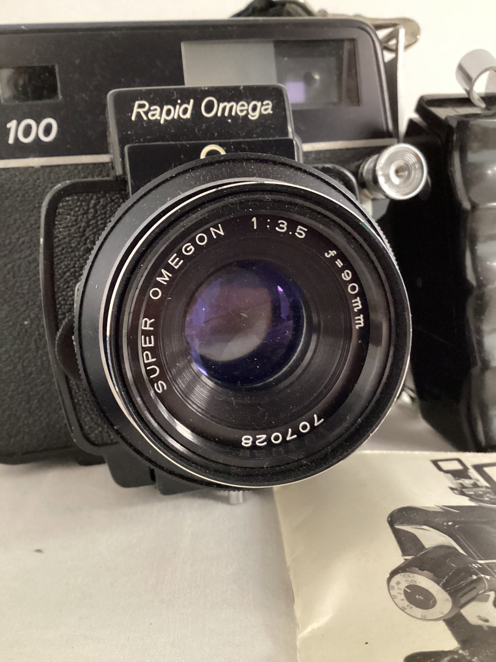 Rapid Omega 100 Camera with Manual and Extra Lenses - 3