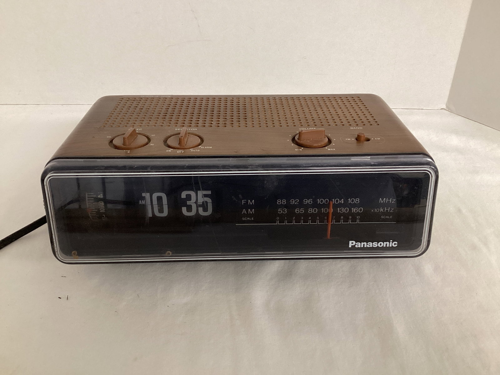 Vintage Panasonic Clock Radio (1 of 4)