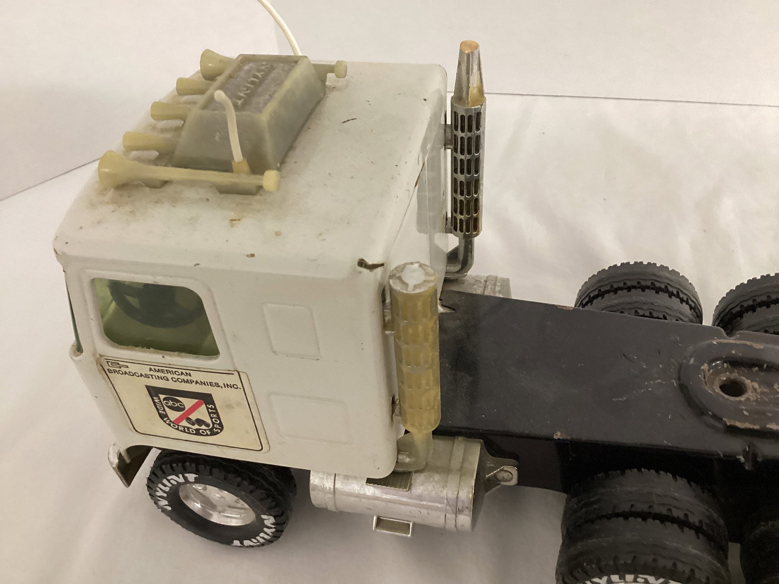 Nylint ABC Sports Tractor Trailer - 13