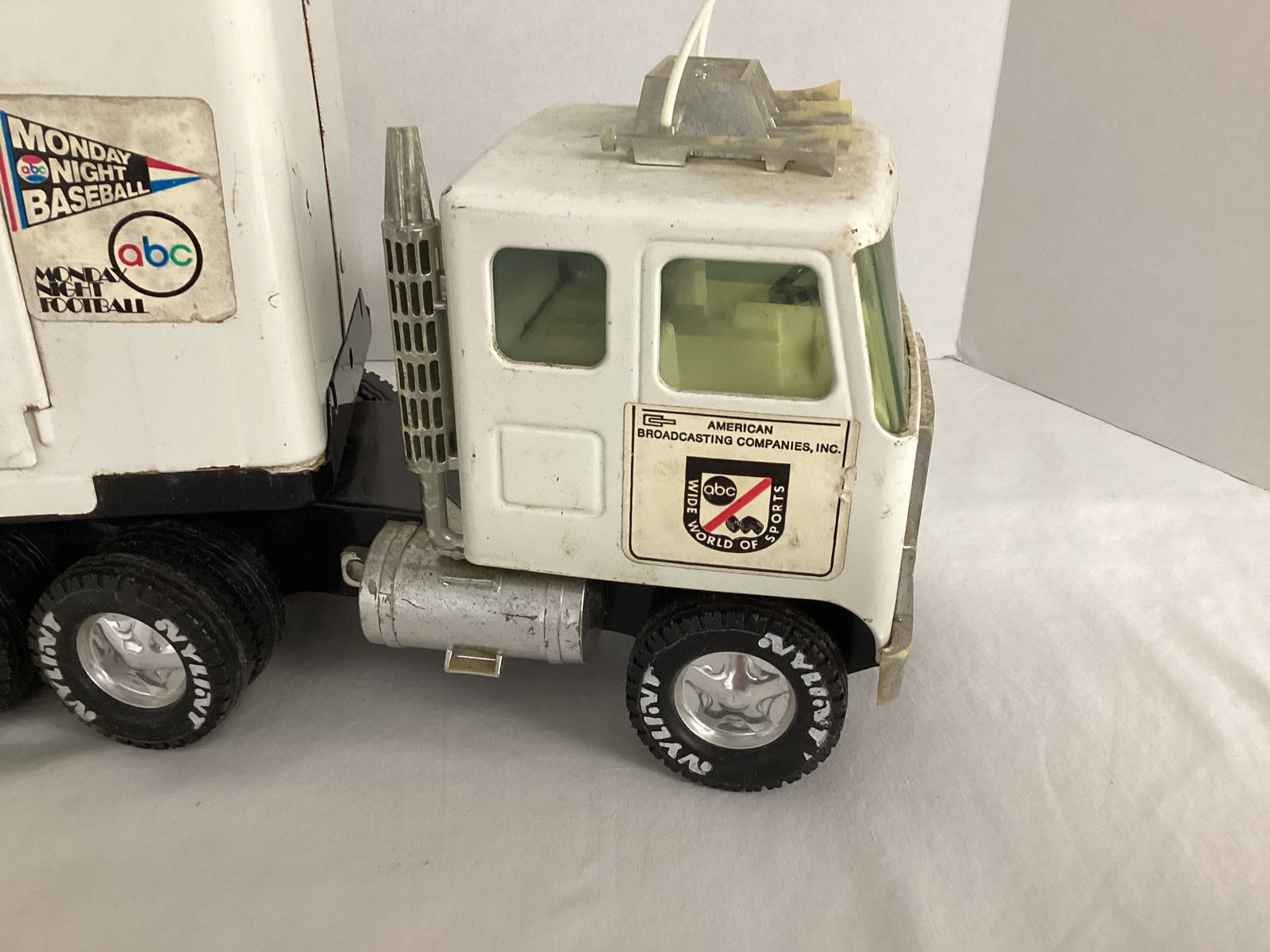 Nylint ABC Sports Tractor Trailer - 2