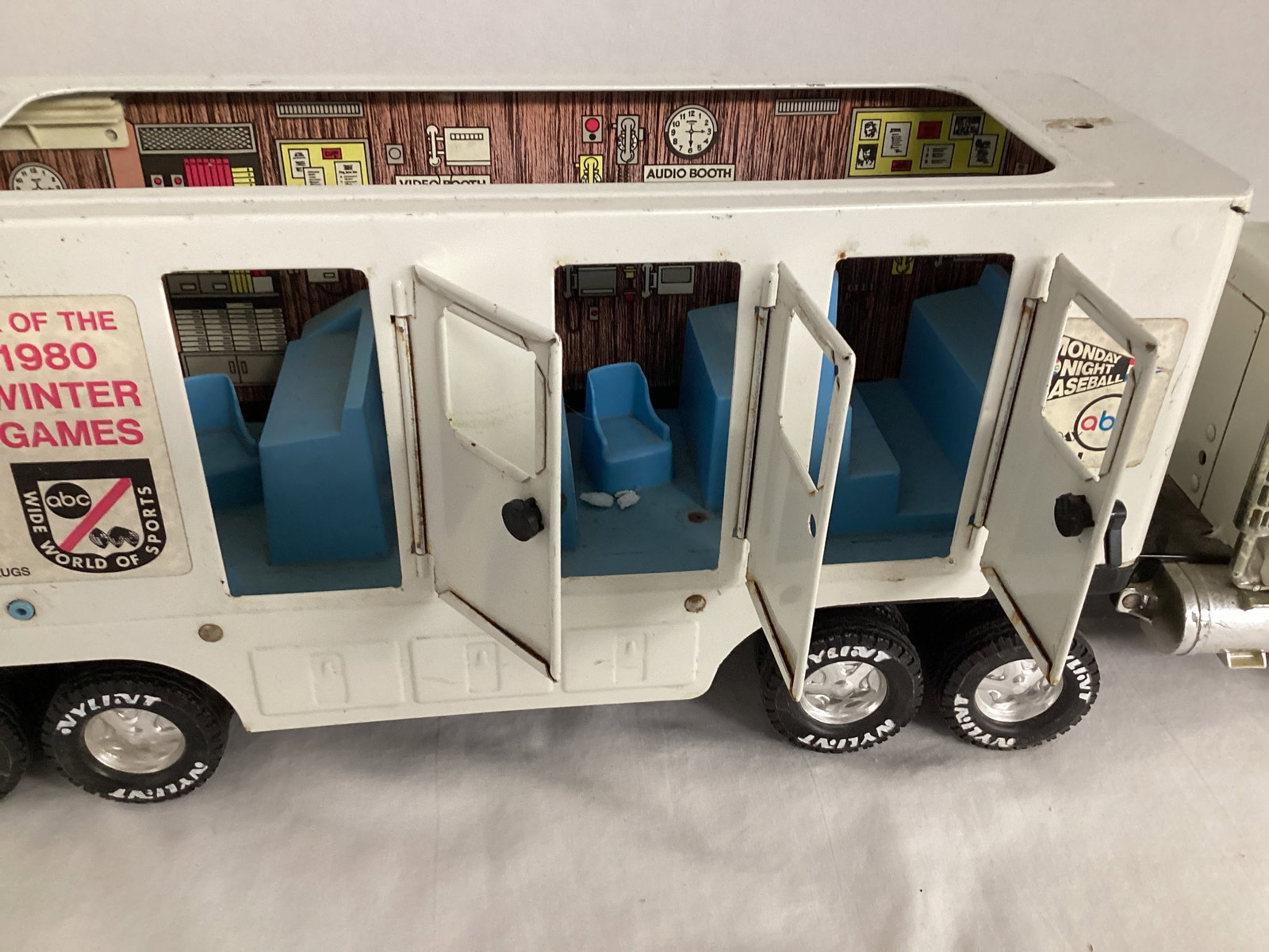 Nylint ABC Sports Tractor Trailer - 8