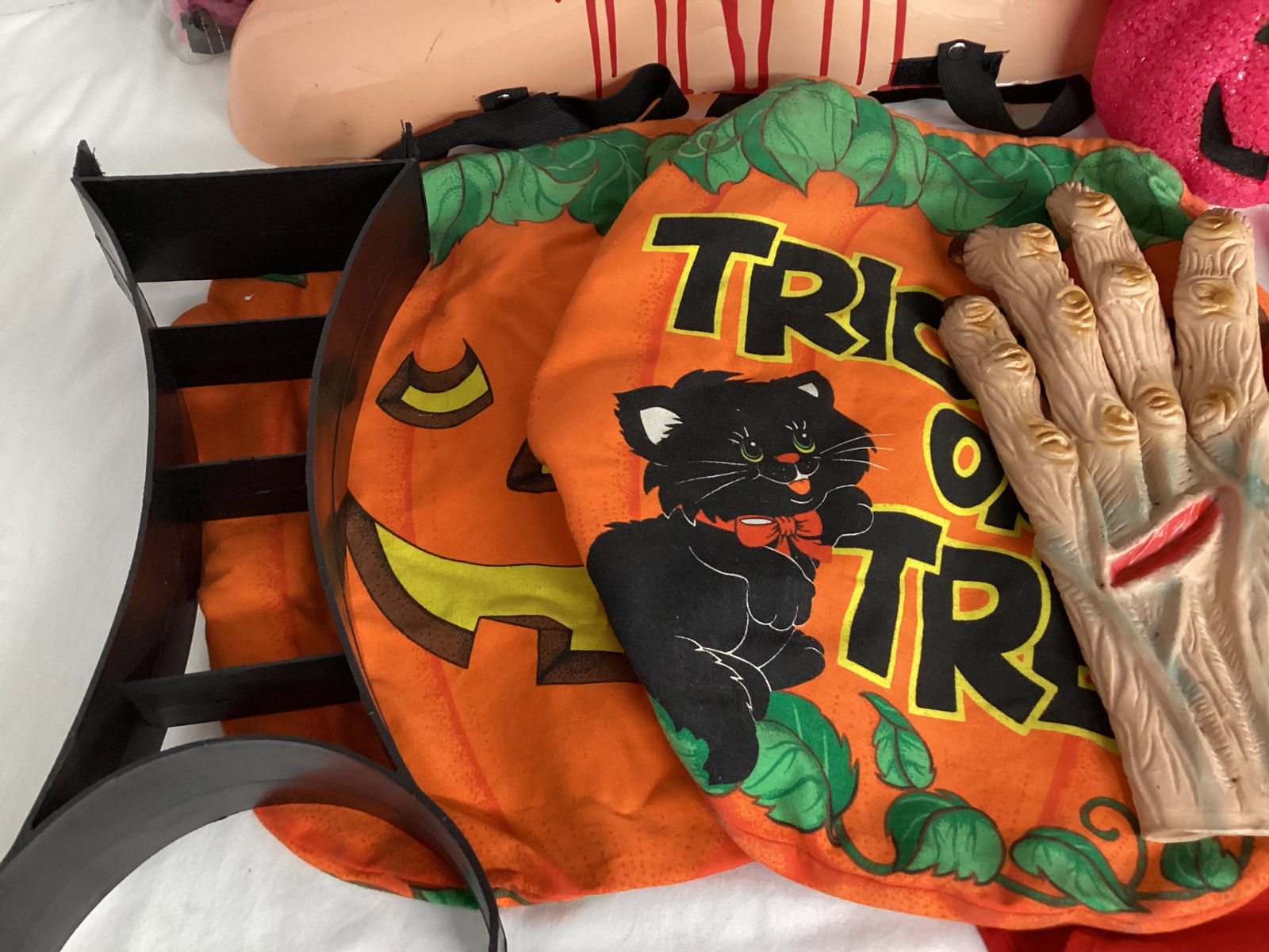 Halloween Costume Parts, Trick or Treat Bags - 6