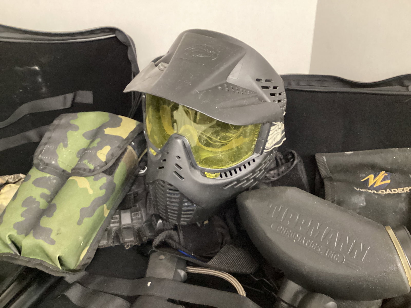 Paintball Guns and Gear - 8