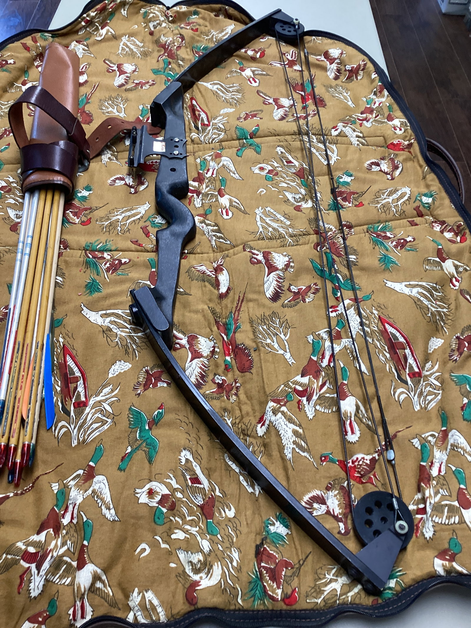 Outers Astro Archery Blazer Bow with Quiver in Case (1 of 8)