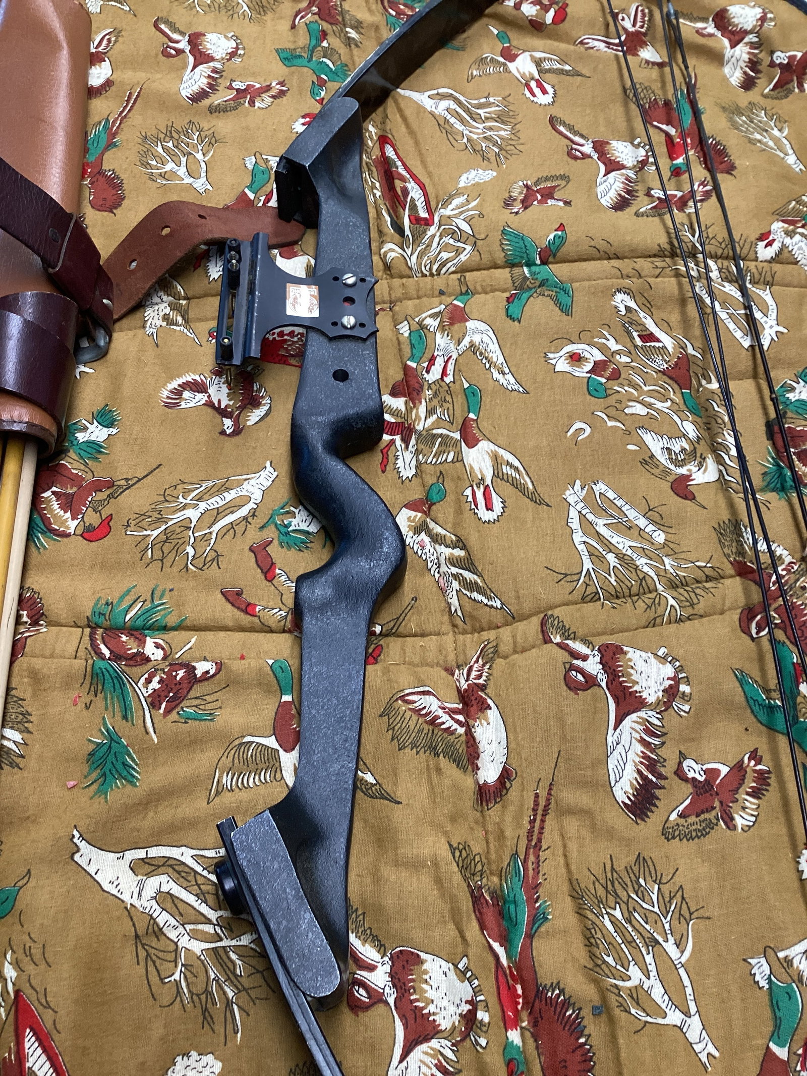 Outers Astro Archery Blazer Bow with Quiver in Case - 2