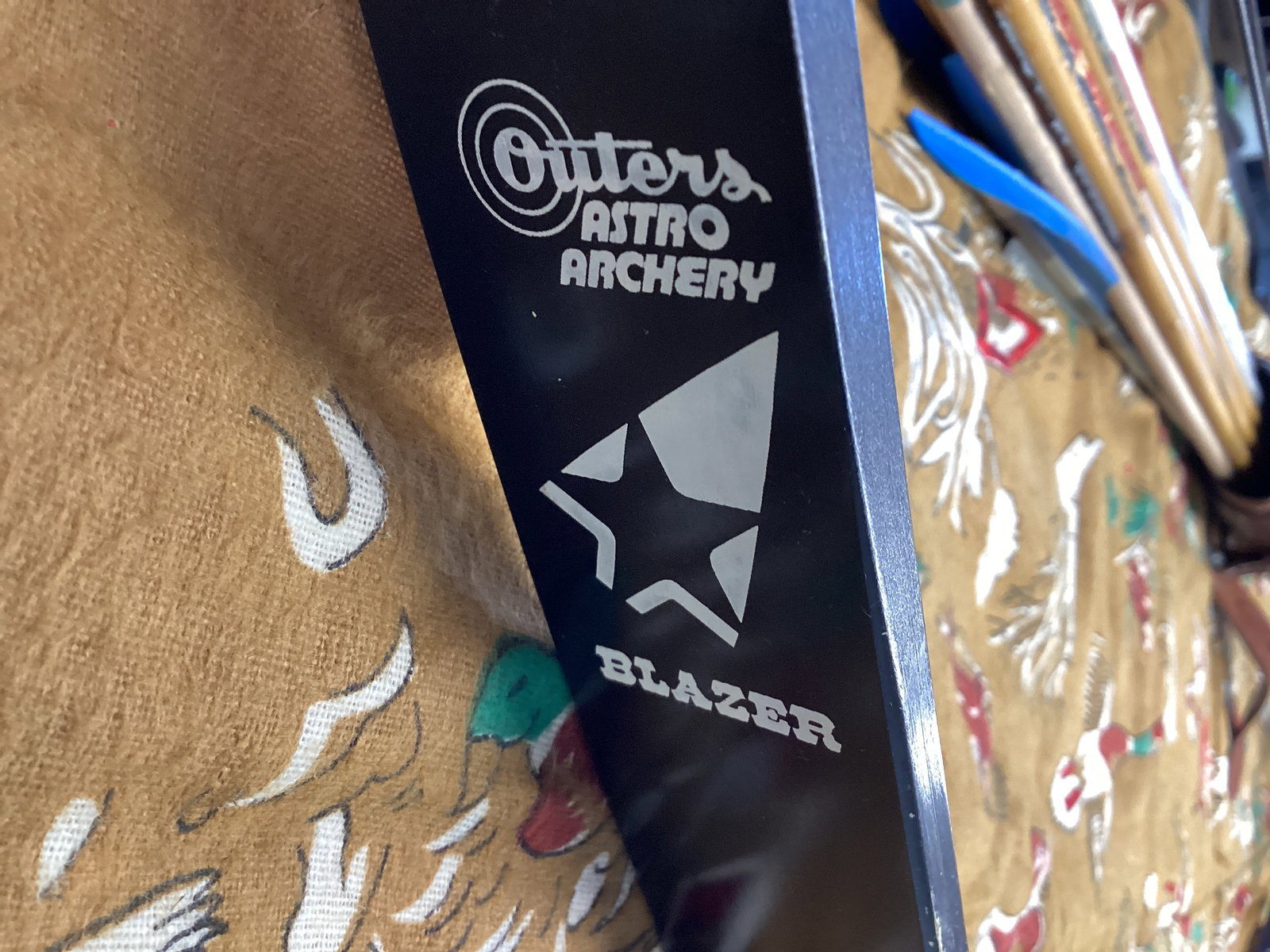 Outers Astro Archery Blazer Bow with Quiver in Case - 4