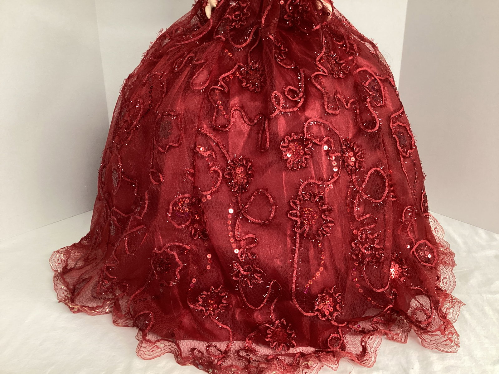 Quinceanera Porcelain Centerpiece Doll - 4