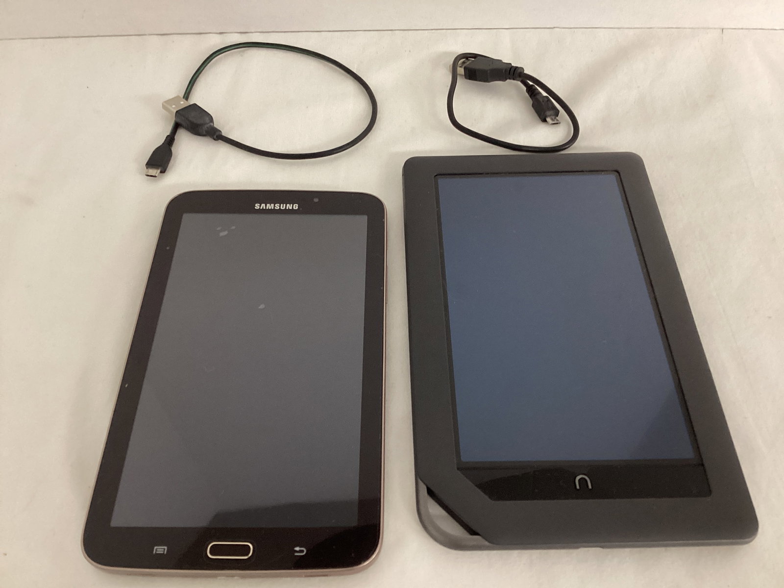Samsung Galaxy Tablet and Nook Color (1 of 8)