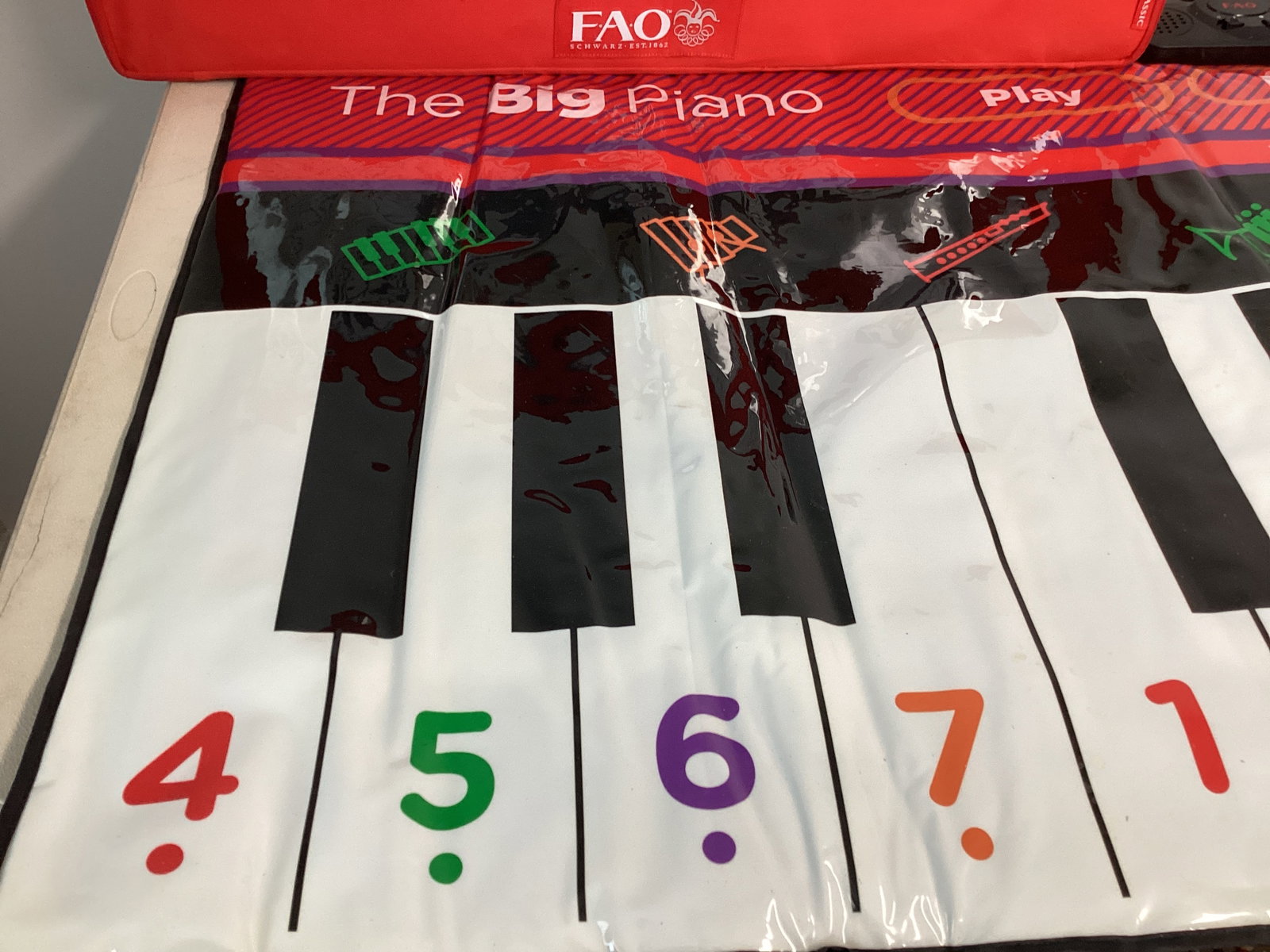 FAO Schwarz Big Floor Piano - 3
