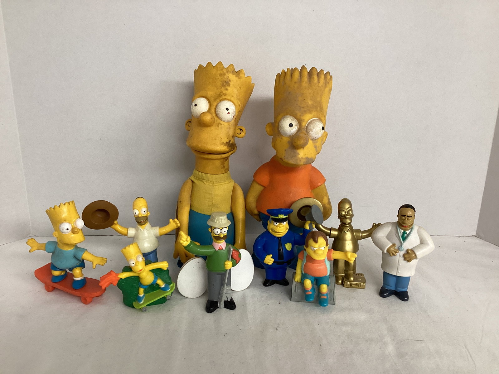 The Simpsons Toys and Bank (1 of 6)