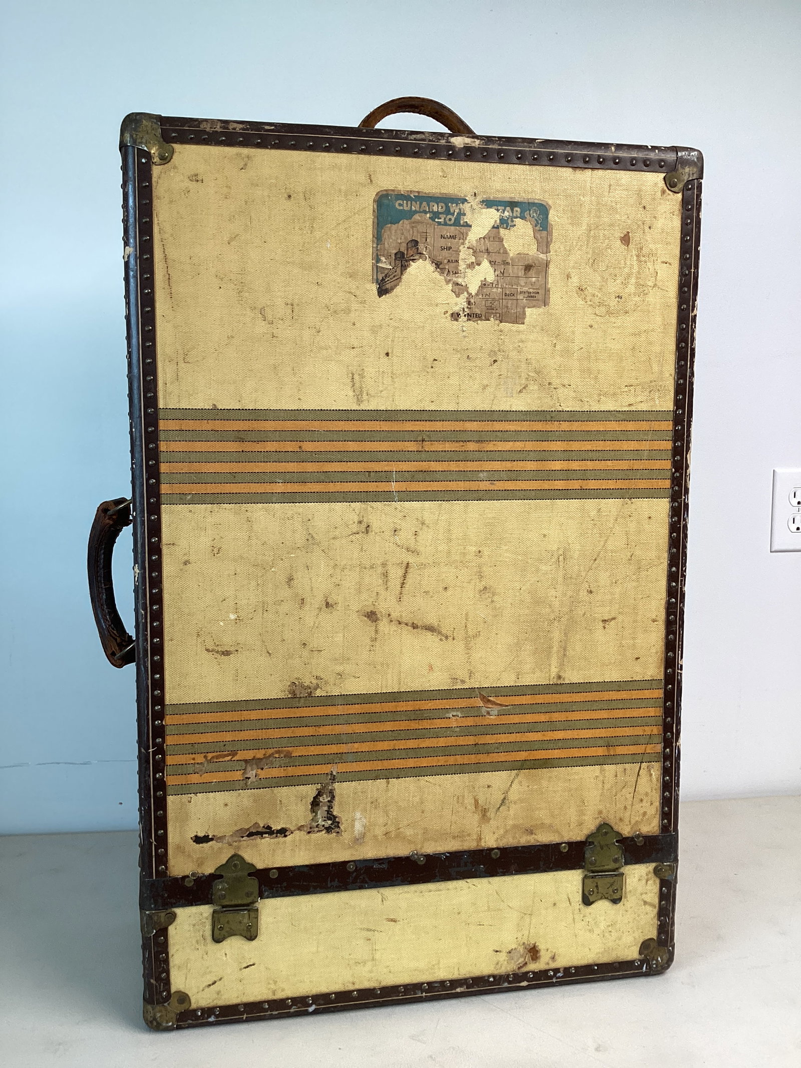 Vintage Wardrobe Trunk (1 of 9)