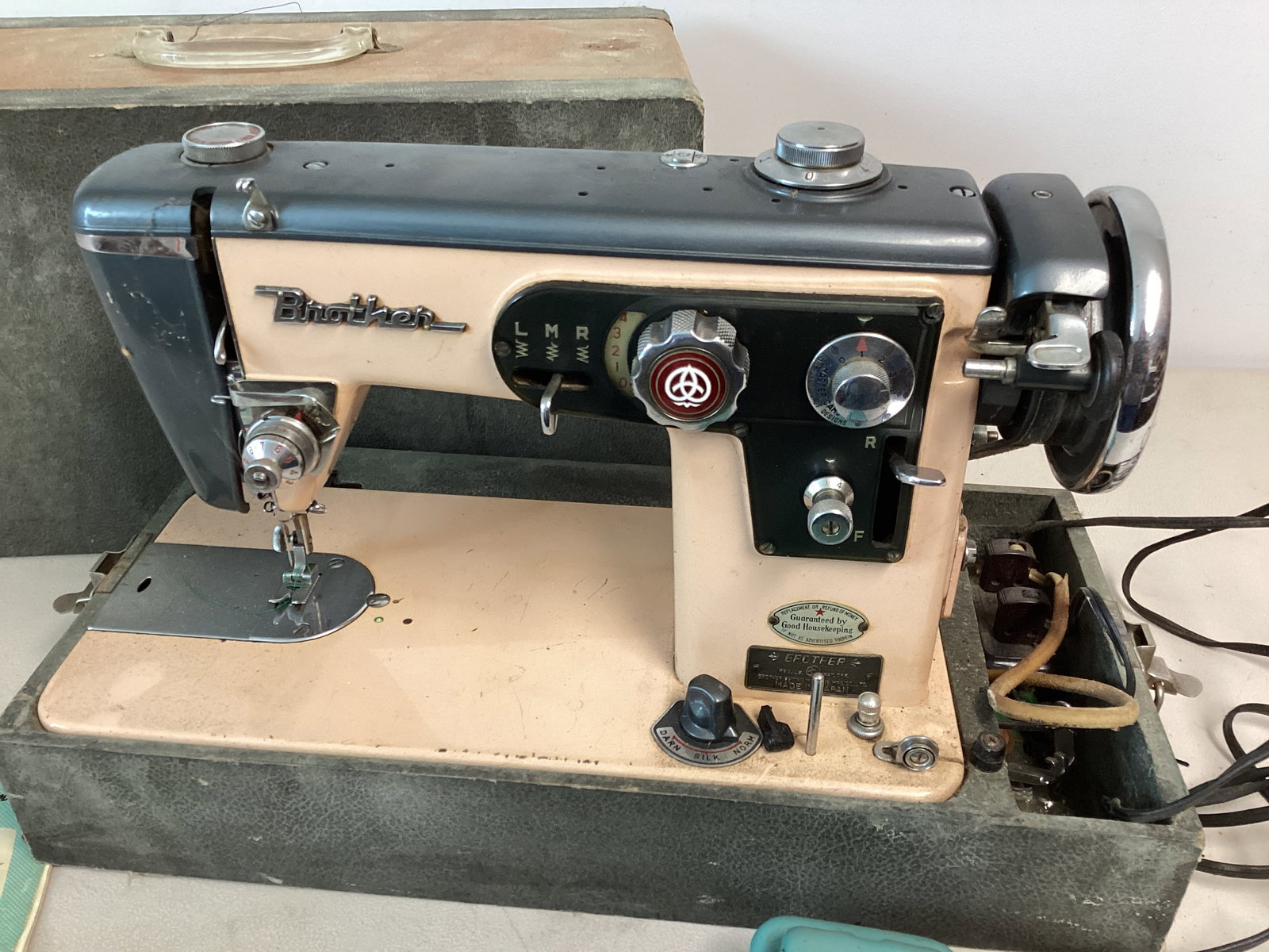 Brother Super Select-o-Matic Sewing Machine - 2