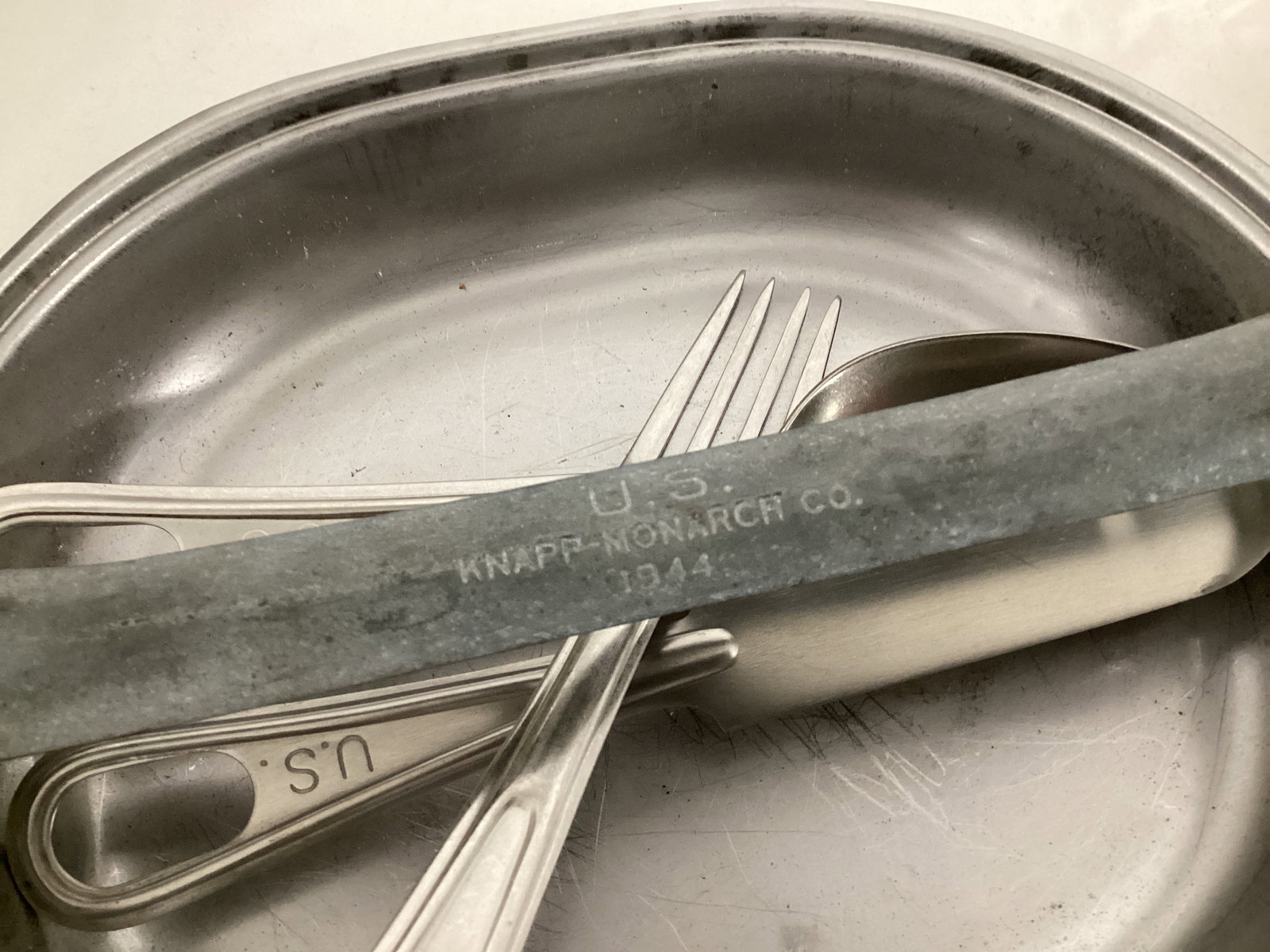 Military Mess Kit and Canteens - 11