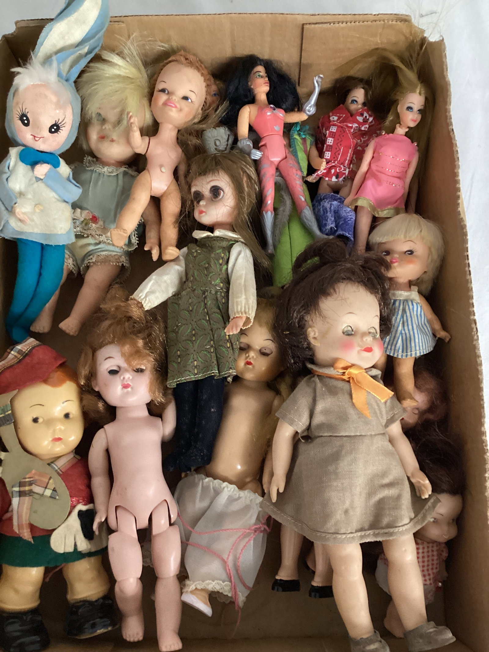 Dolls: .