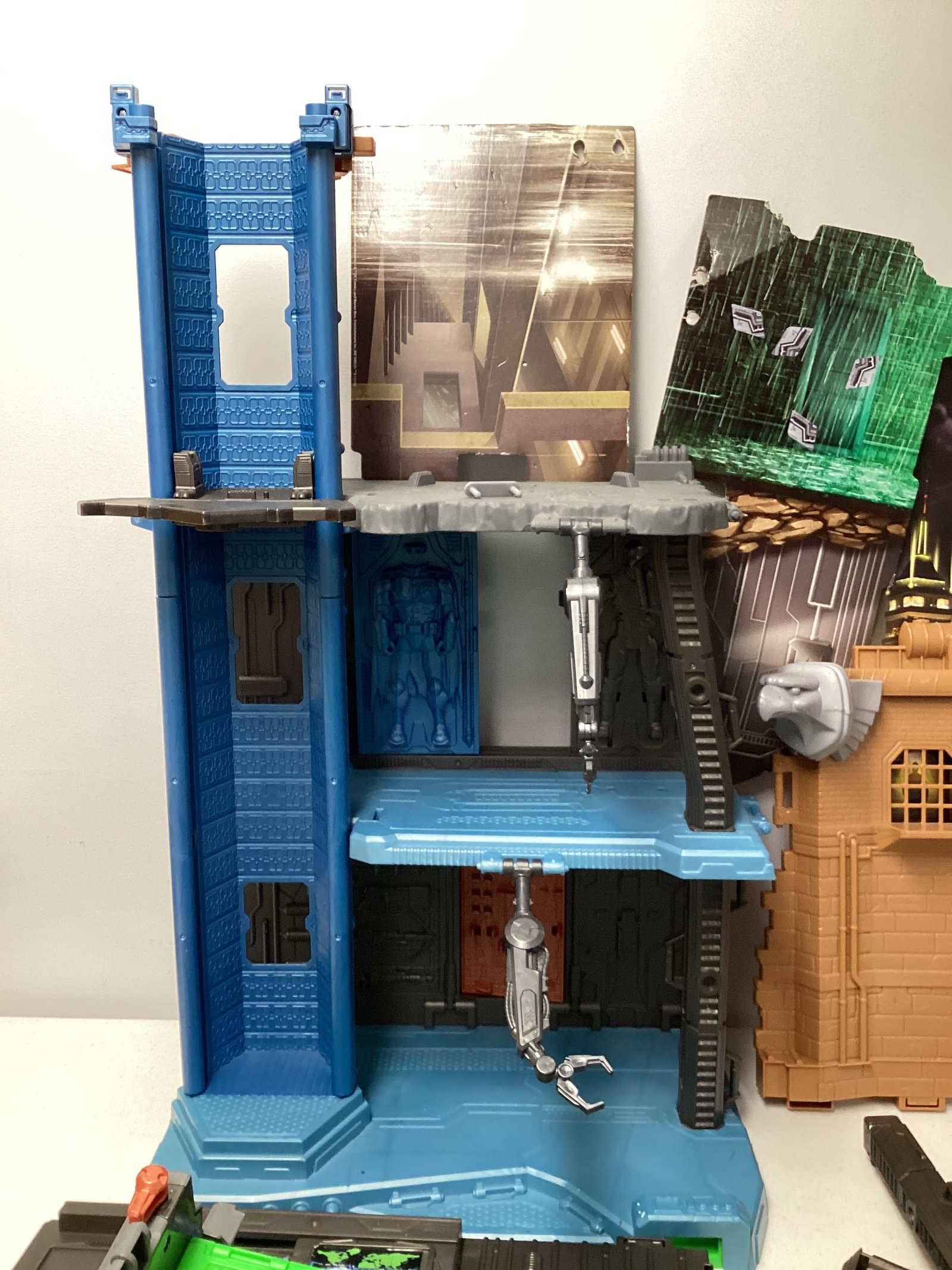 Justice League Ultimate Battleground Tower - 2