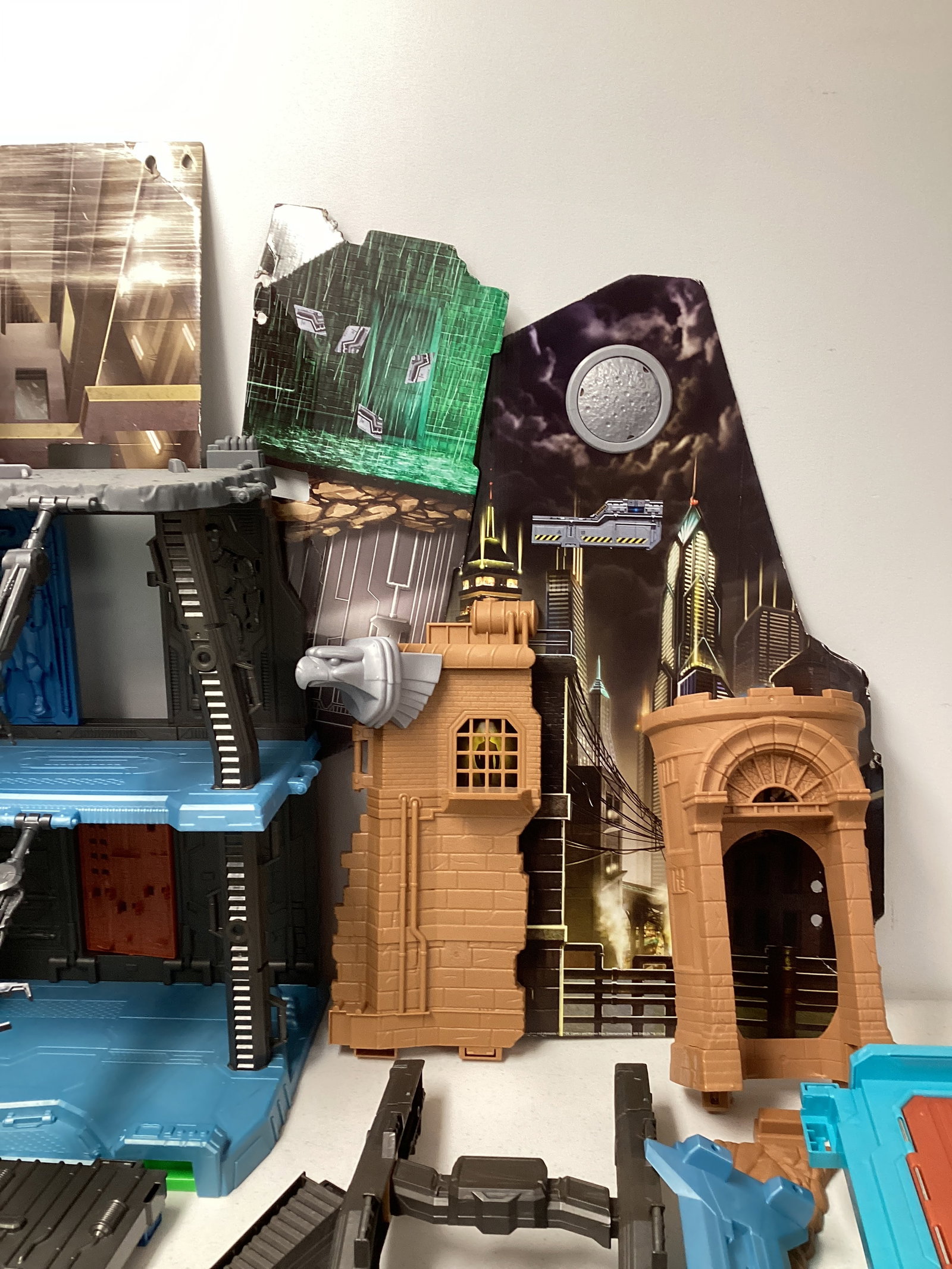 Justice League Ultimate Battleground Tower - 3