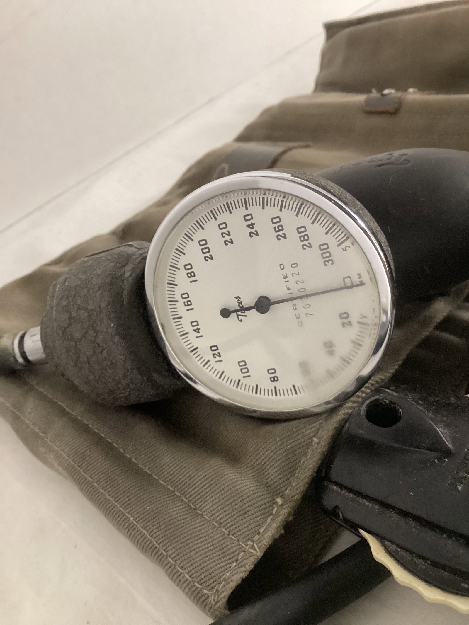 Vintage Blood Pressure Cuff and Medical Tools - 4