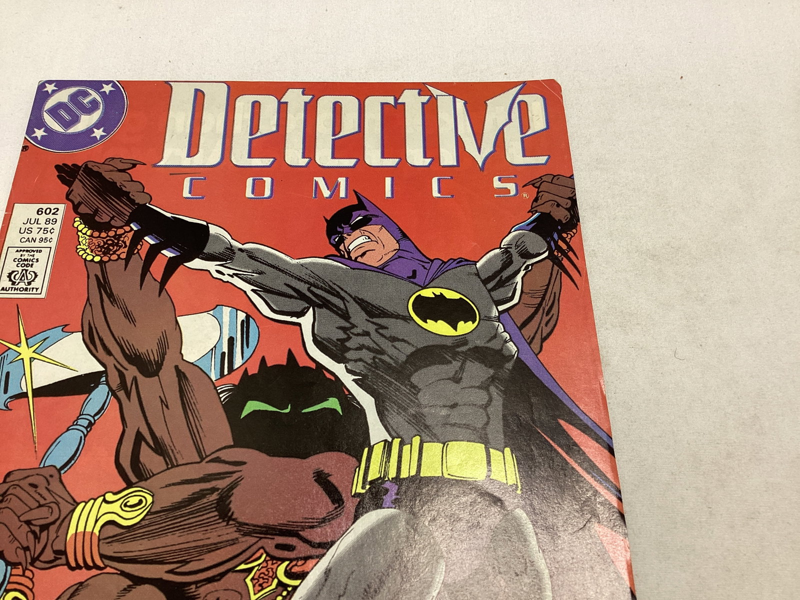 Detective Comics 602 DC Comic Book - 3