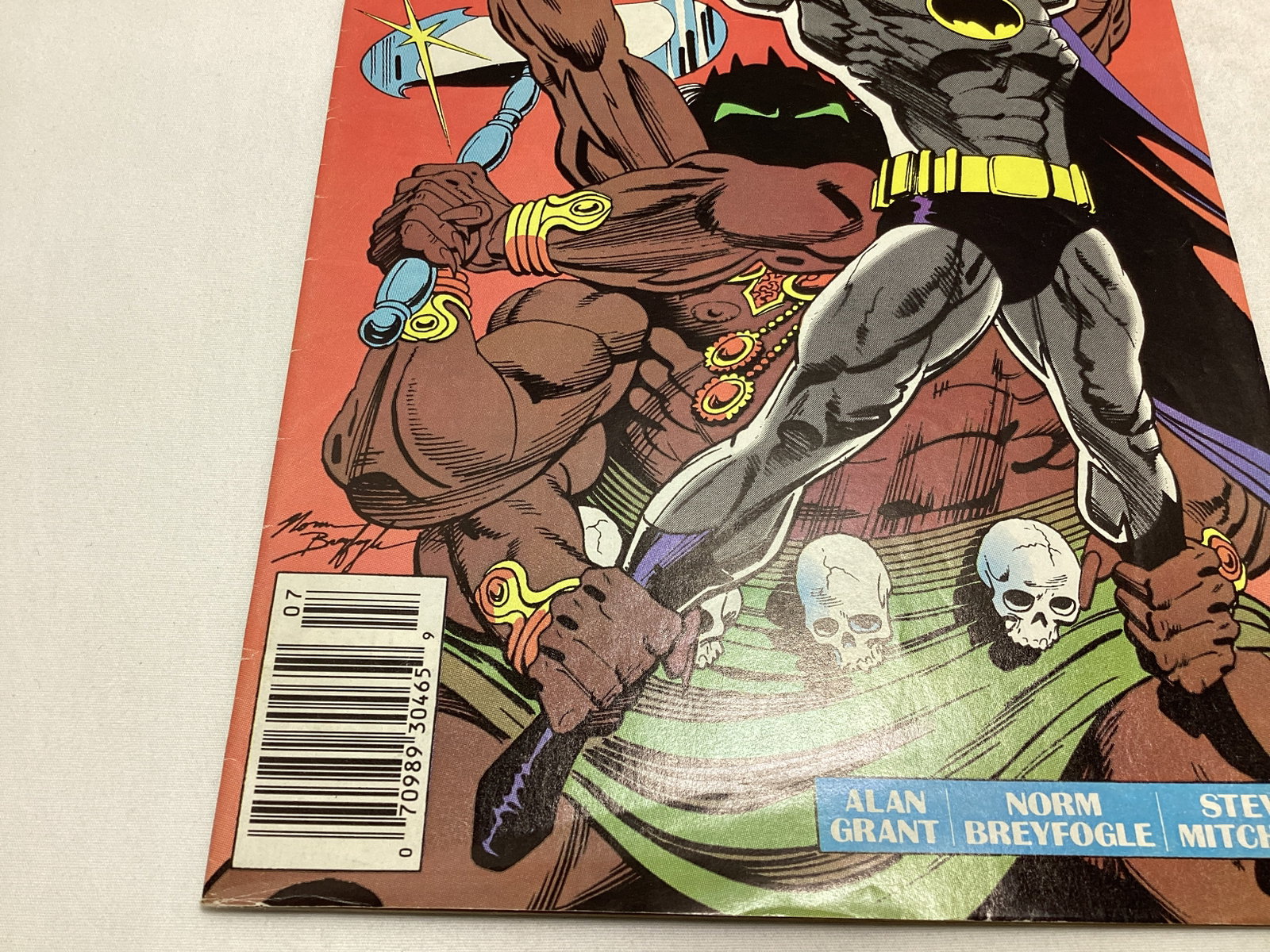 Detective Comics 602 DC Comic Book - 4