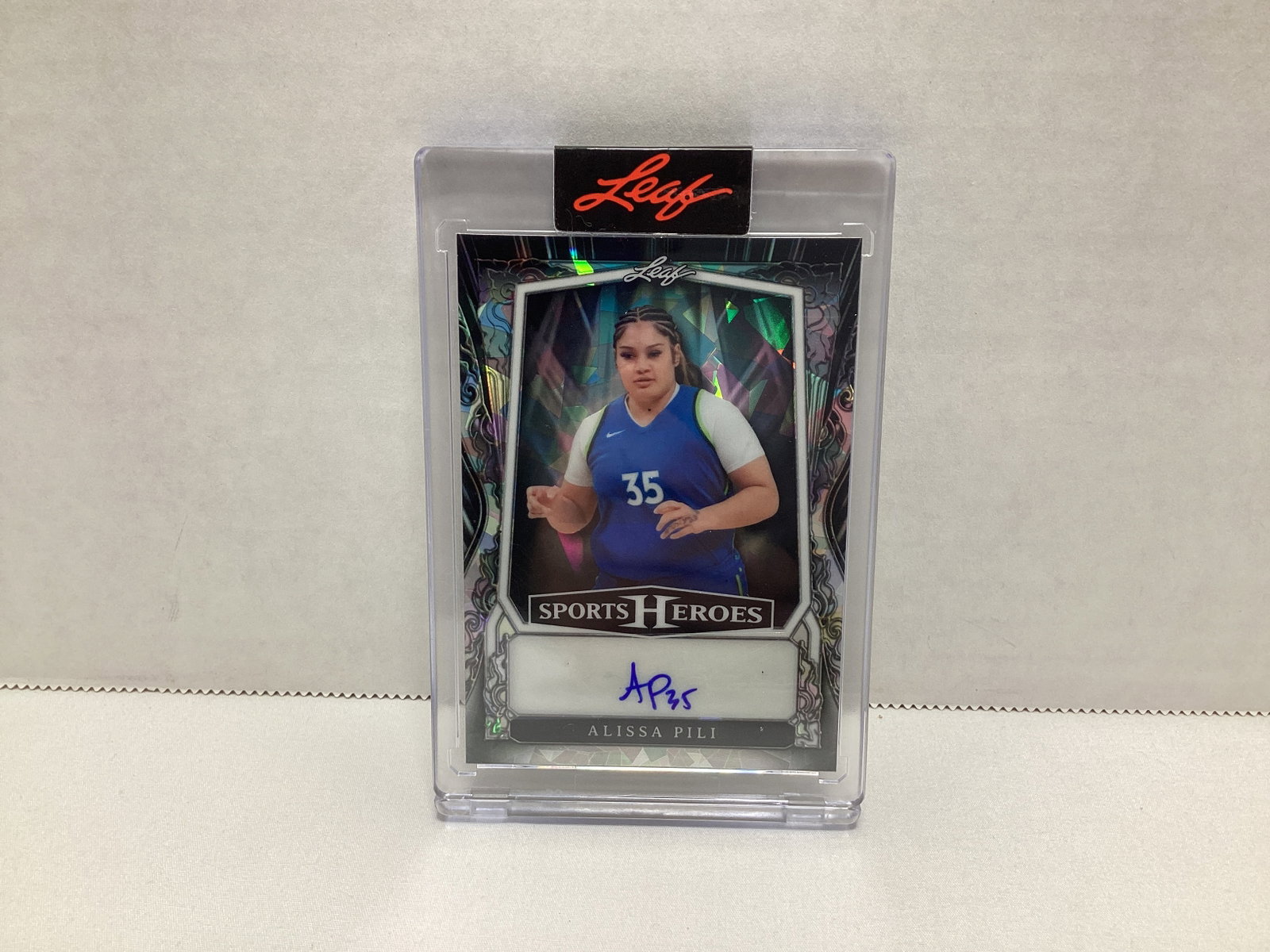 2025 Leaf Sports Heroes Alissa Pili Autographed 27/35 Basketball Card: .