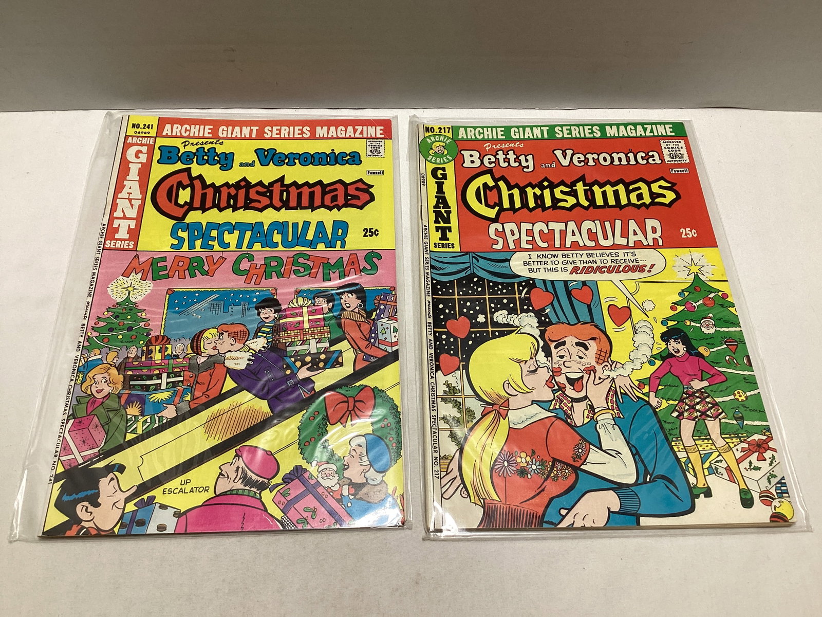 Three Betty and Veronica Christmas Spectacular Archie Comic Books (1 of 5)