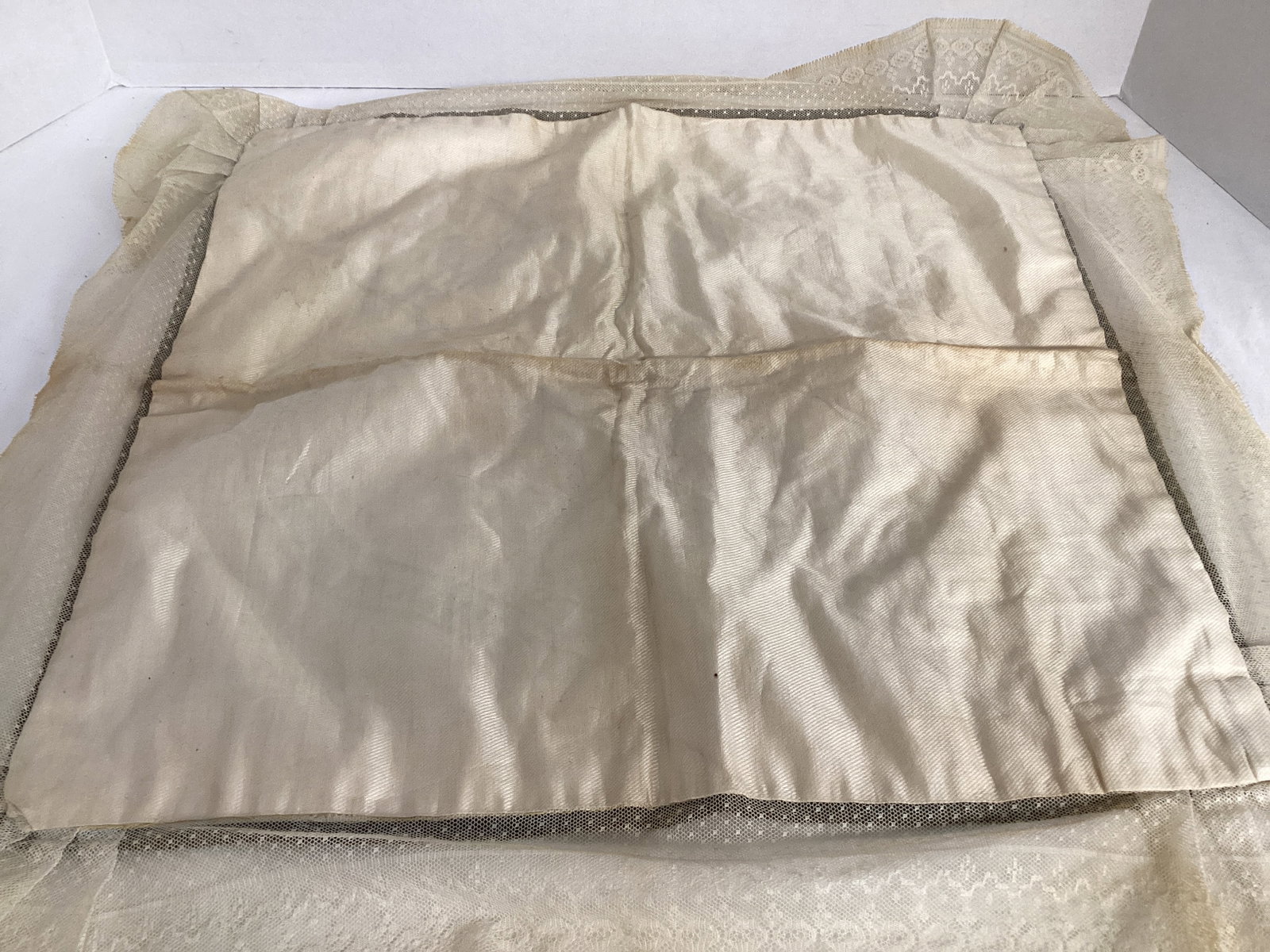 Embroidered Pillowcase from the Great War - 7