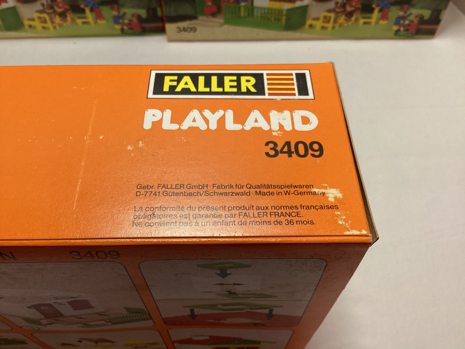 Three Faller Playland 3409 Country House Playsets - 4